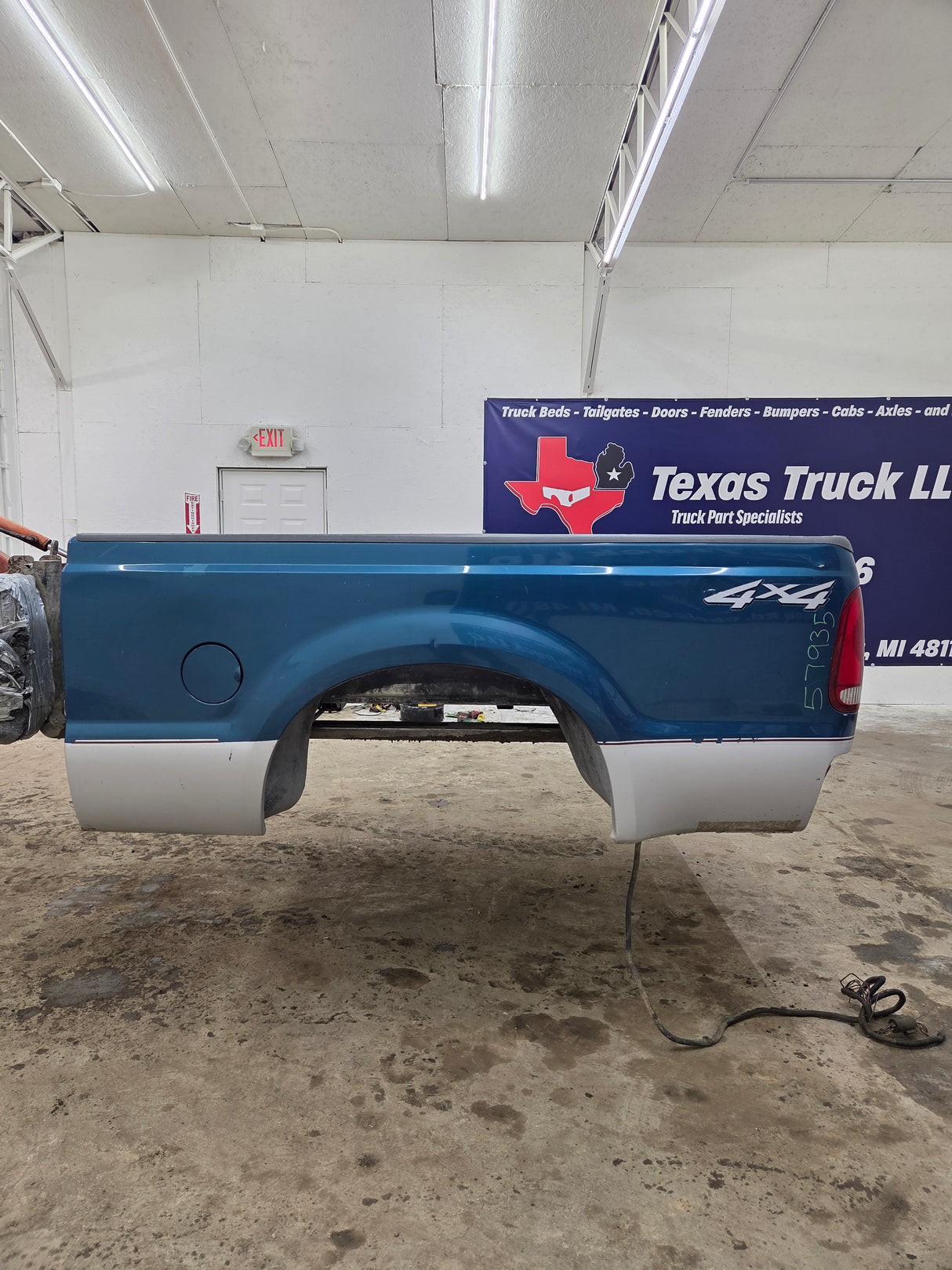 1999-2010 Ford Super Duty F250 F350 6' 9" Short Truck Bed