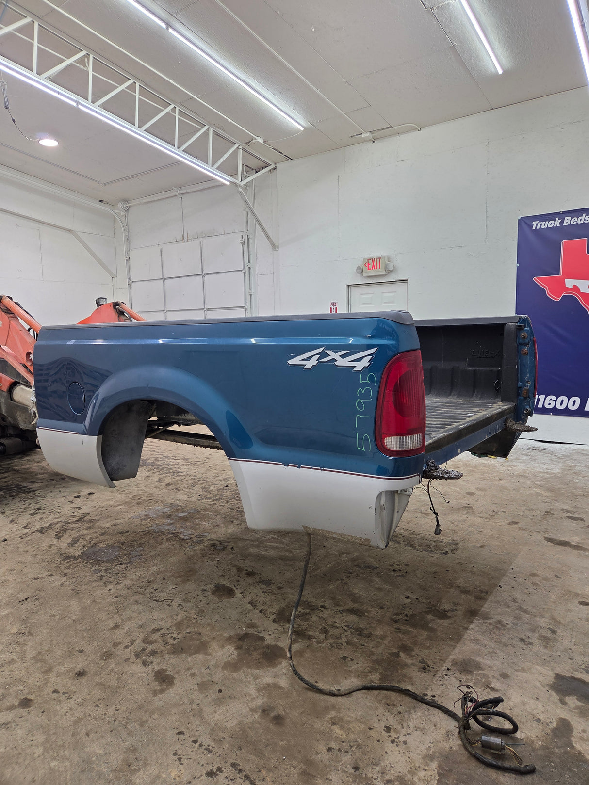 1999-2010 Ford Super Duty F250 F350 6' 9" Short Truck Bed