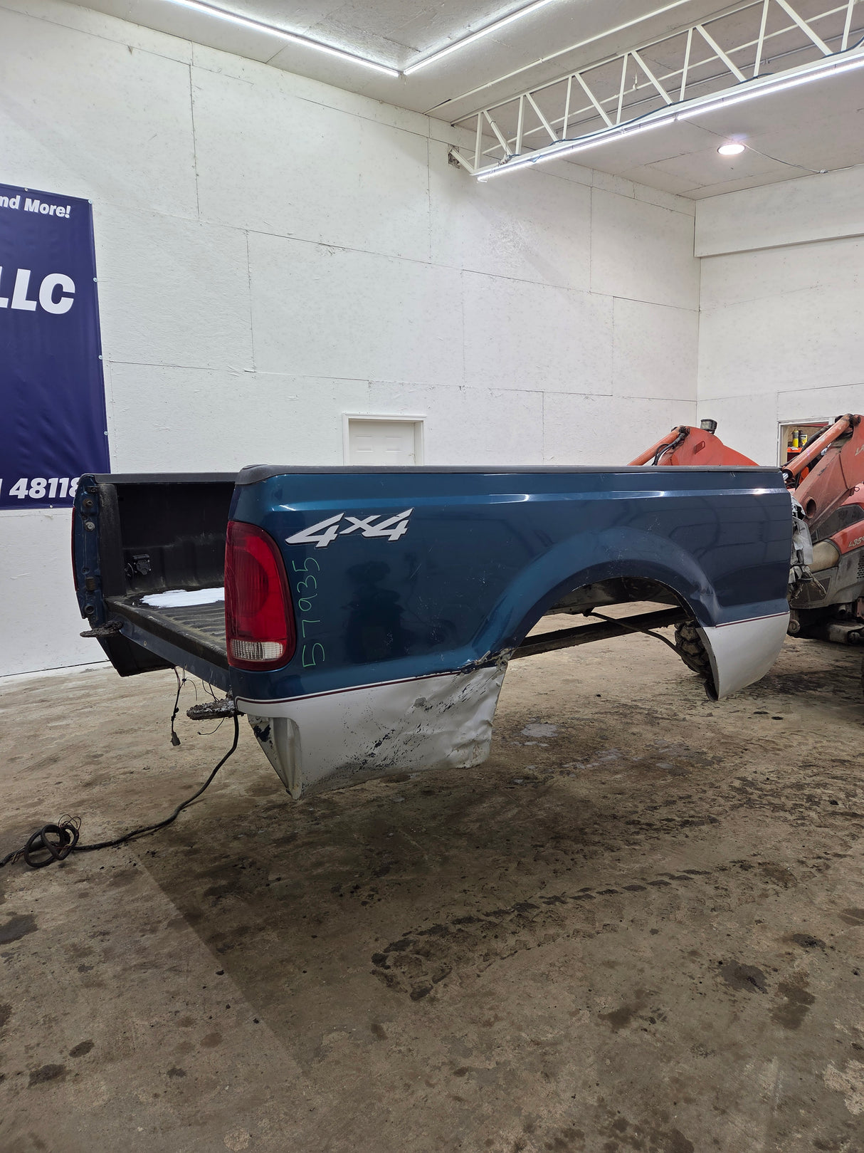 1999-2010 Ford Super Duty F250 F350 6' 9" Short Truck Bed