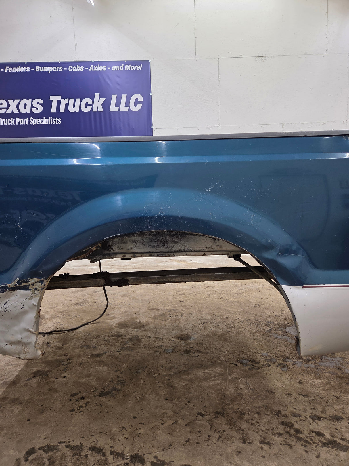 1999-2010 Ford Super Duty F250 F350 6' 9" Short Truck Bed