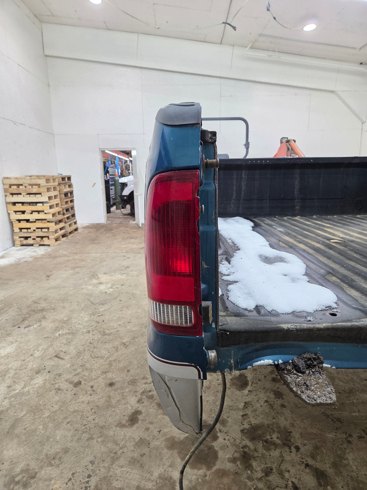 1999-2010 Ford Super Duty F250 F350 6' 9" Short Truck Bed