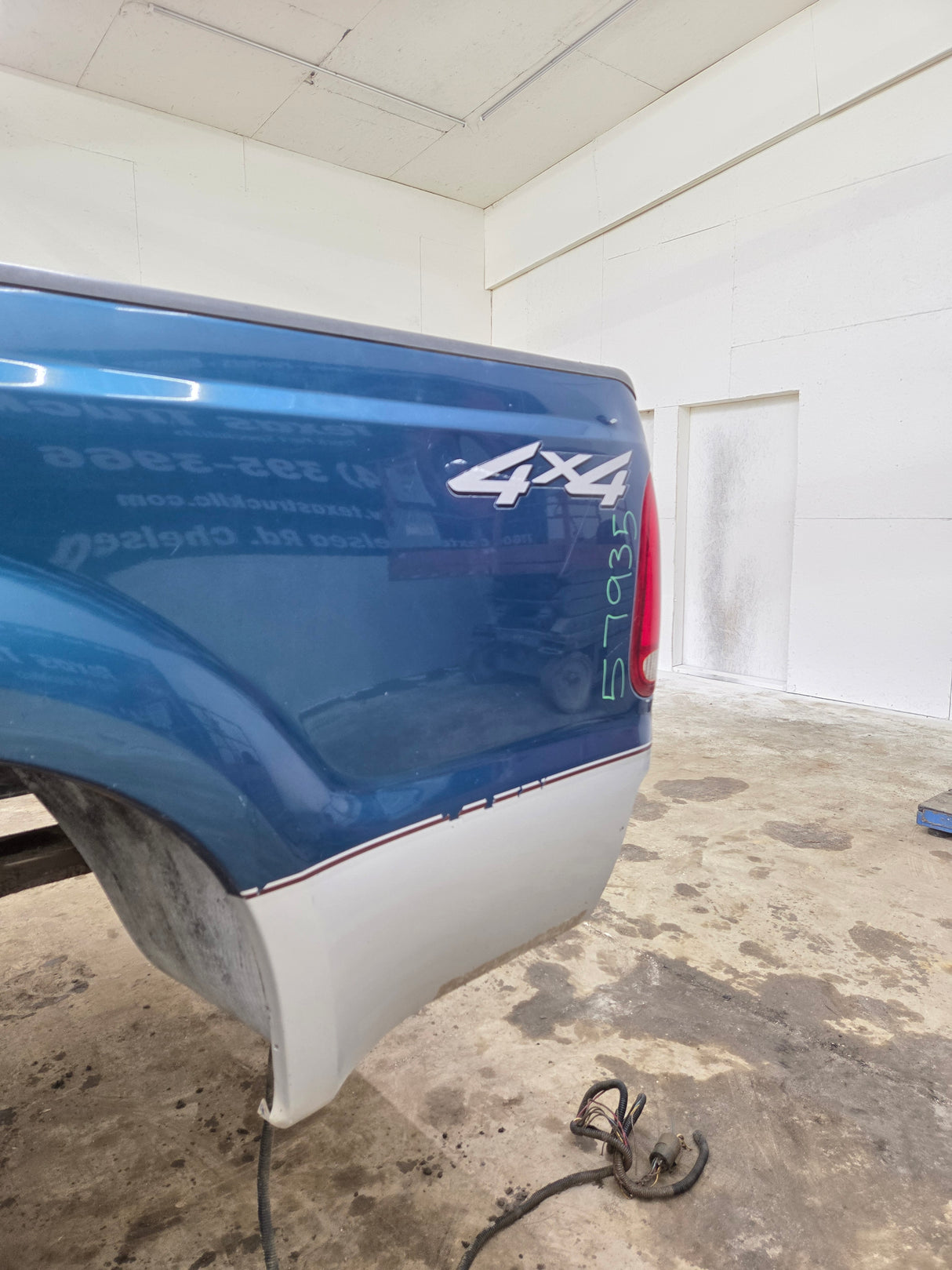 1999-2010 Ford Super Duty F250 F350 6' 9" Short Truck Bed