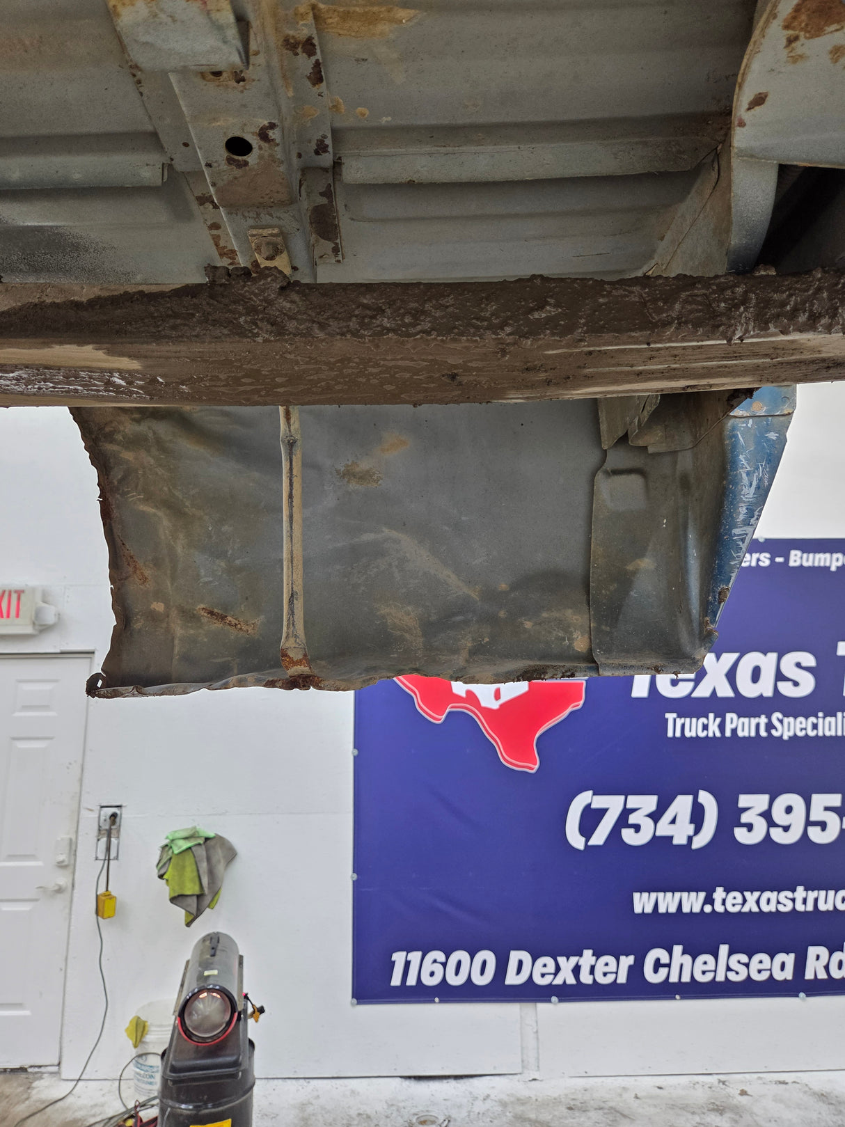 1999-2010 Ford Super Duty F250 F350 6' 9" Short Truck Bed