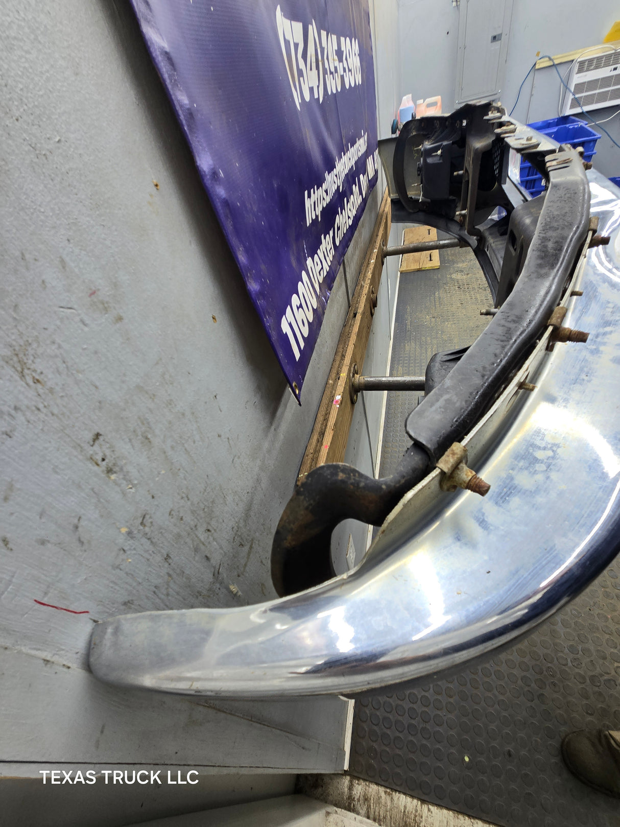 2004-2005 Ford F150 Front Bumper - Chrome