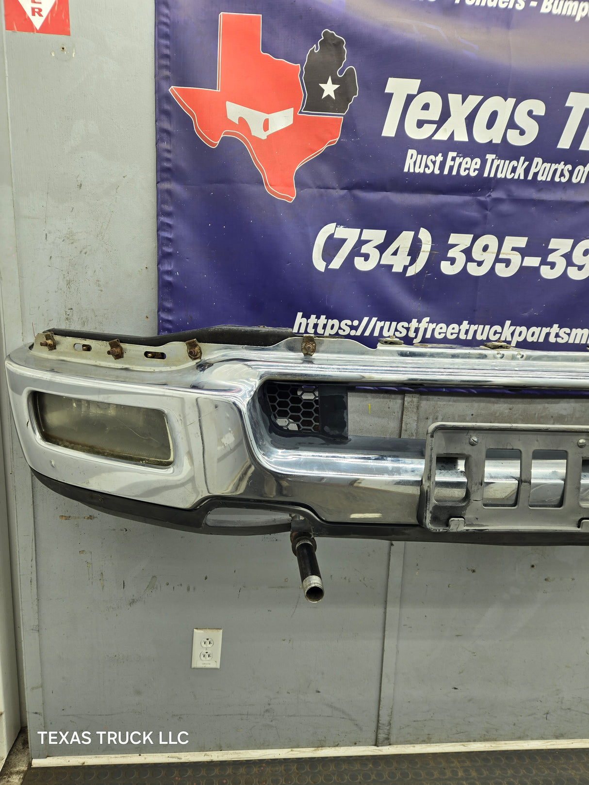 2004-2005 Ford F150 Front Bumper - Chrome