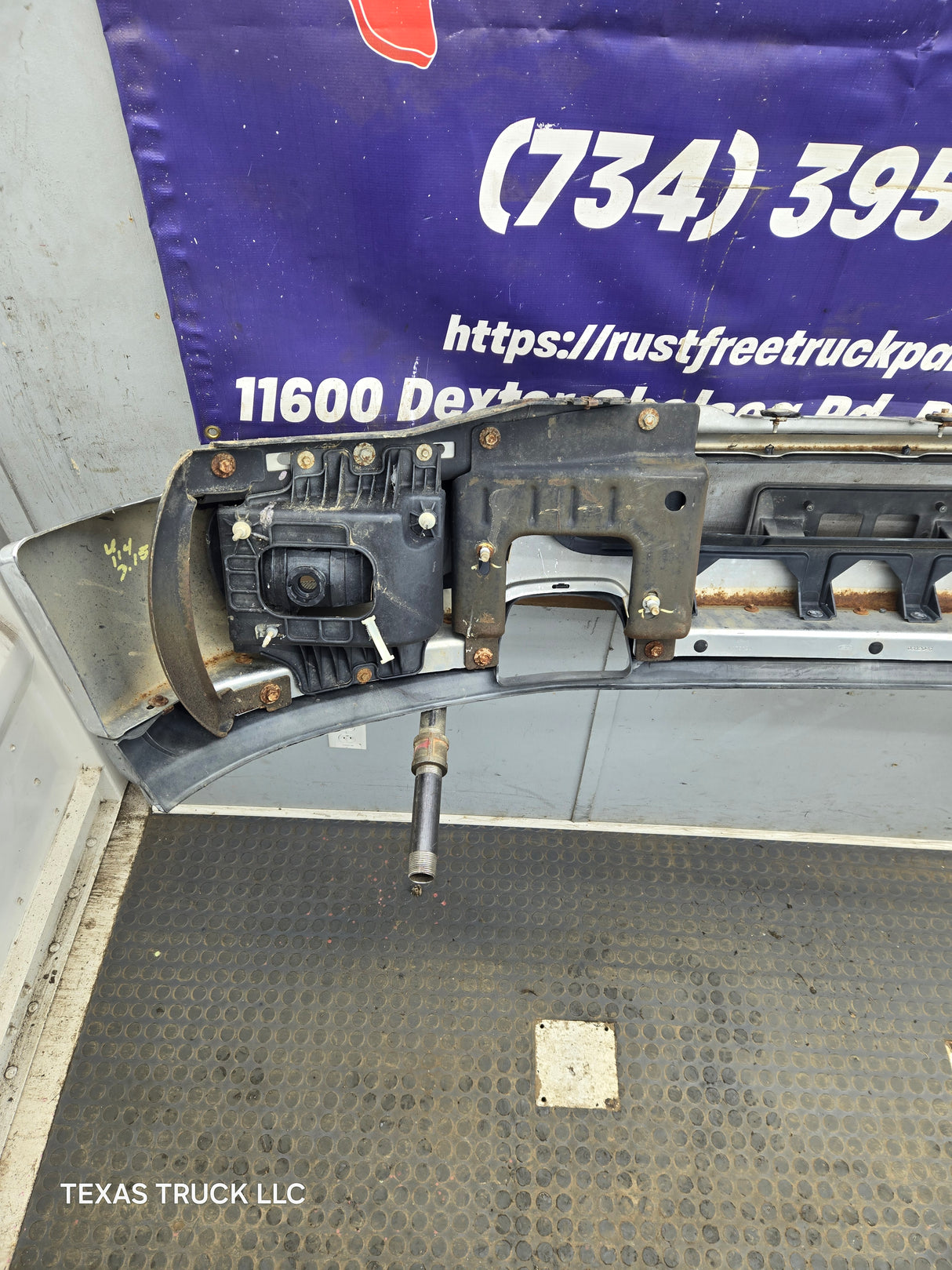 2004-2005 Ford F150 Front Bumper - Chrome