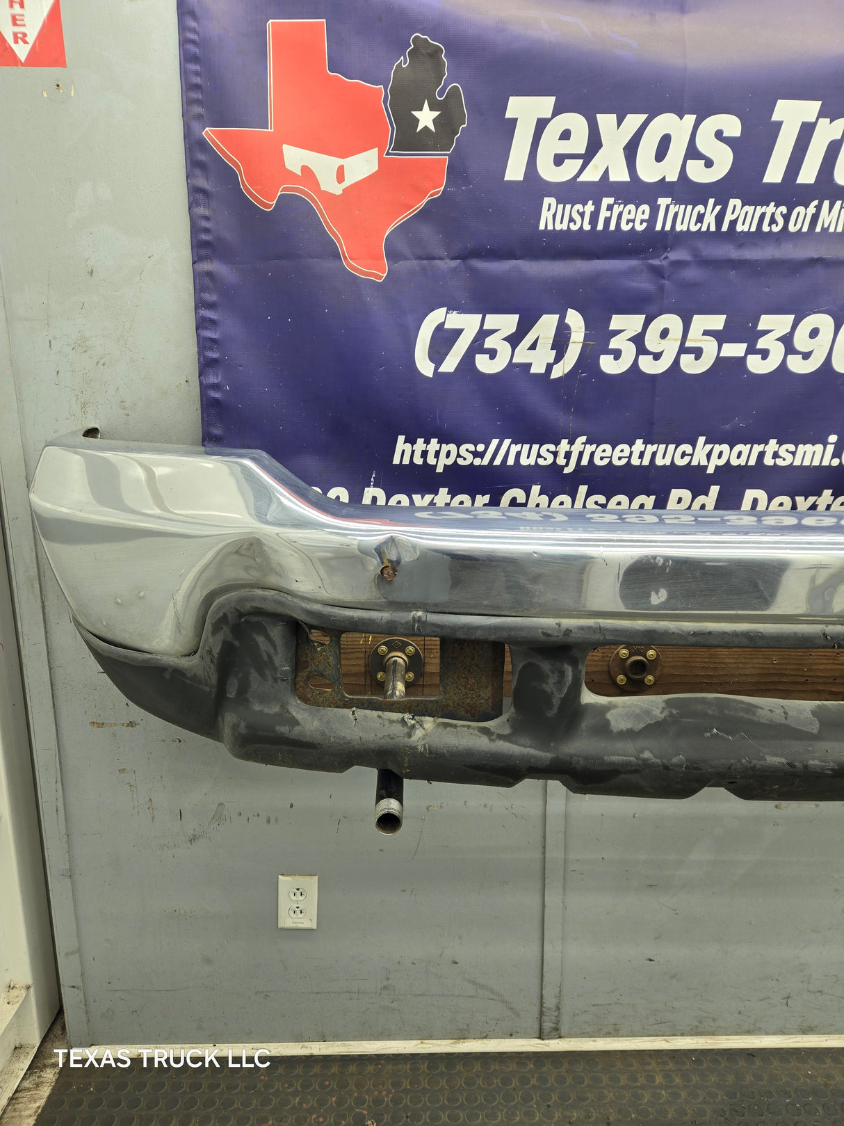 1999-2004 Ford Super Duty F250 F350 F450 F550 Excursion Front Bumper *Damage
