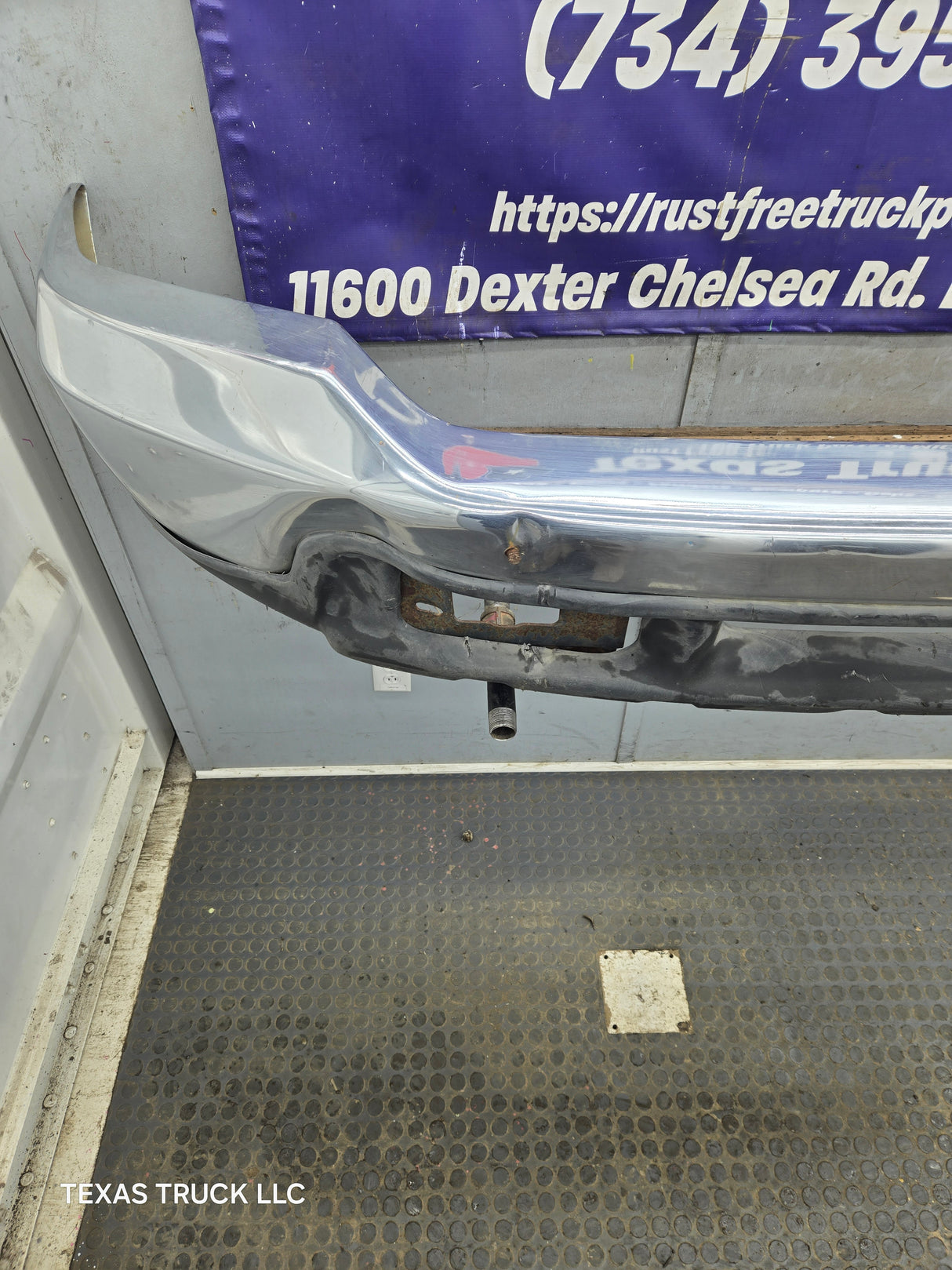 1999-2004 Ford Super Duty F250 F350 F450 F550 Excursion Front Bumper *Damage