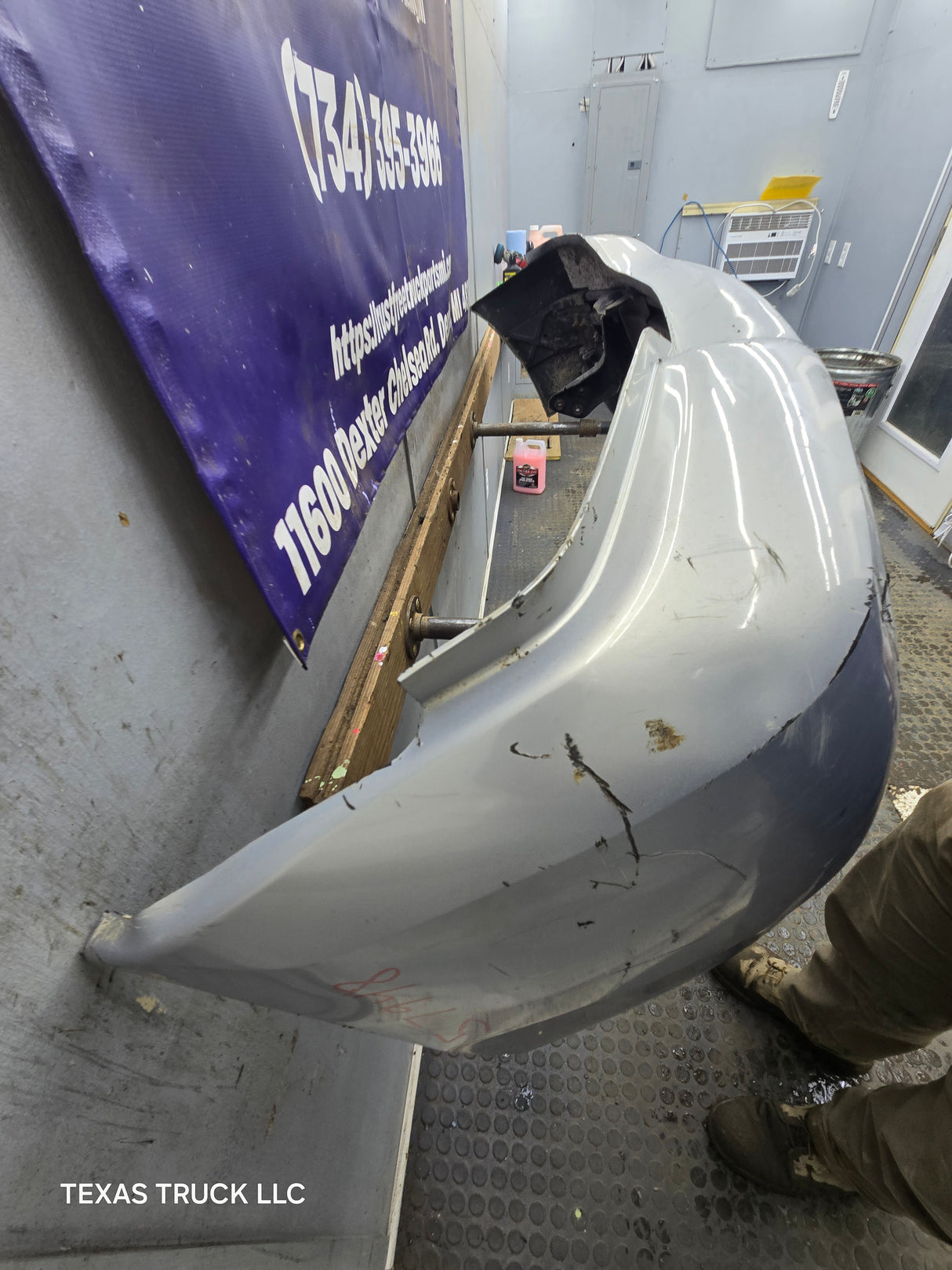 1999-2000 Cadillac Escalade Front Bumper