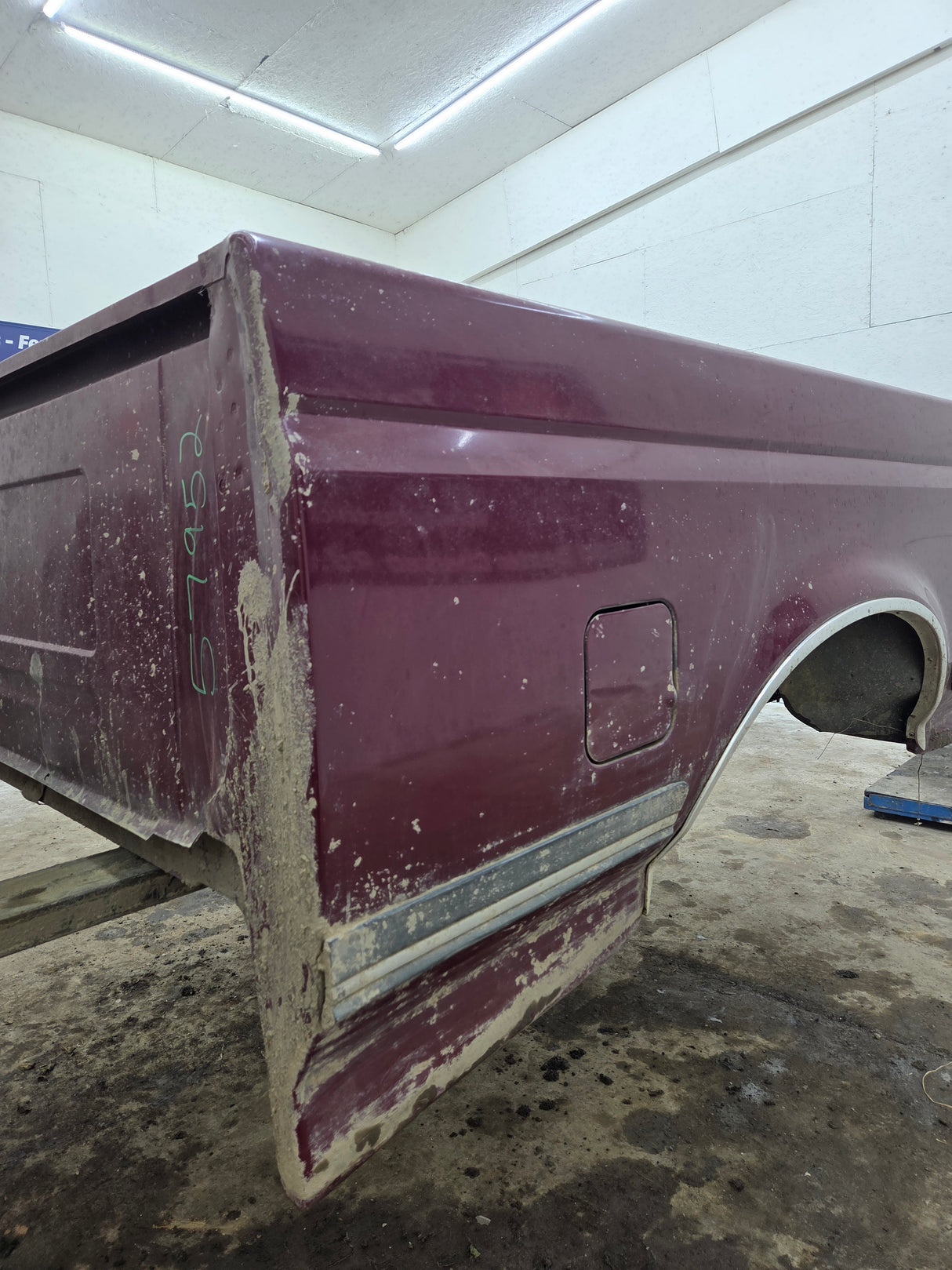 1987-1997 Ford F150 F250 F350 OBS 6' 9" Short Truck Bed