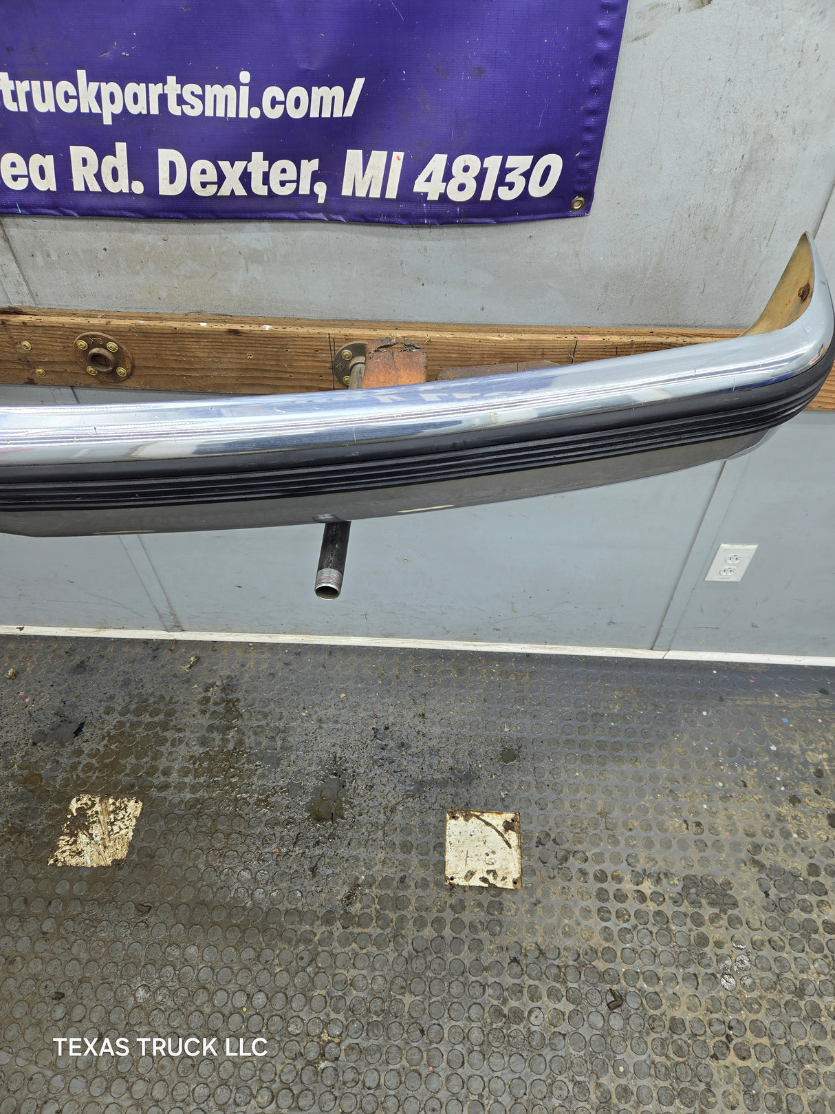 1988-1998 Chevrolet / GMC 1500 2500 3500 Front Bumper