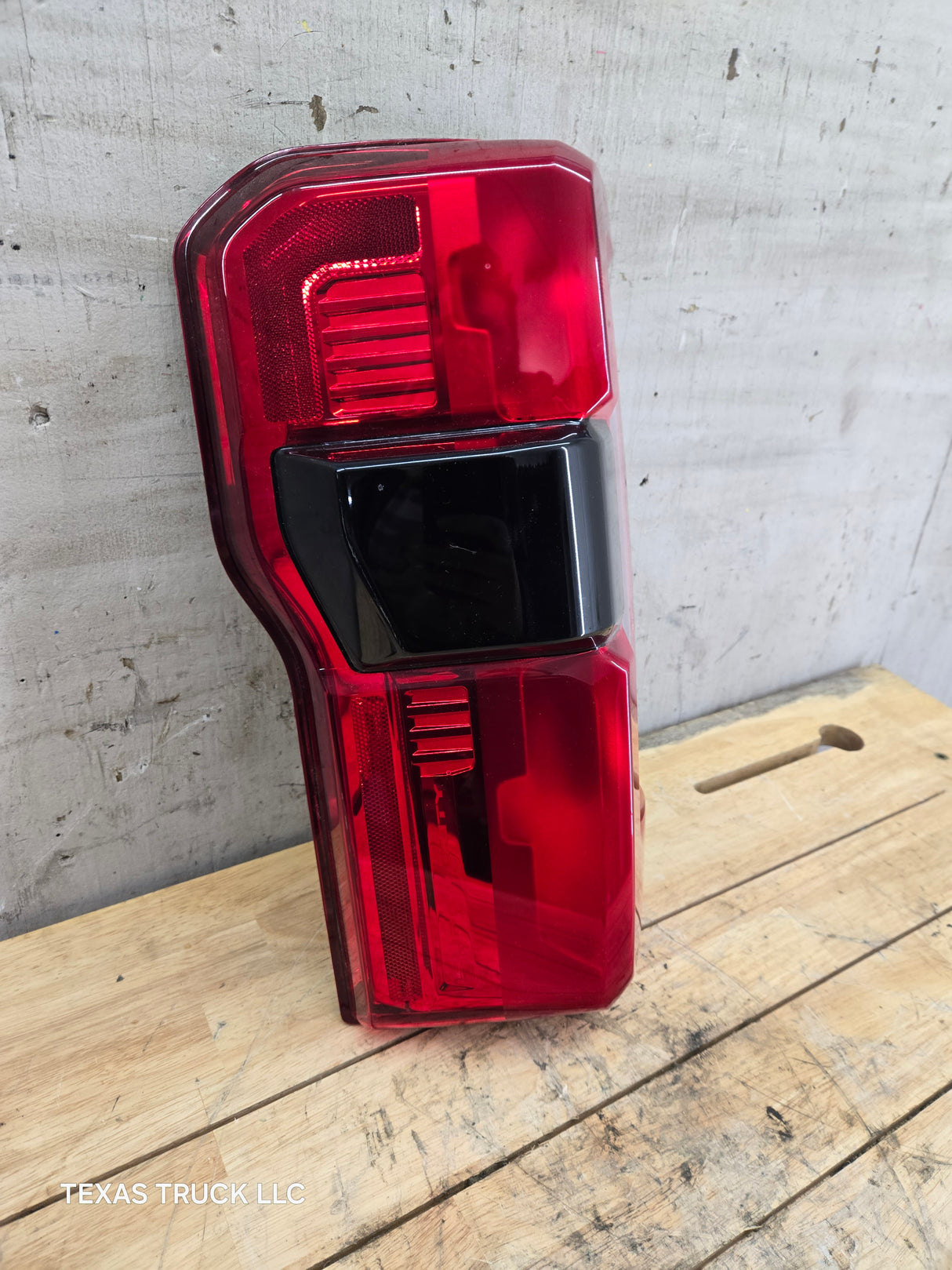 2023-2026 Ford Super Duty F250 F350 F450 LH Driver Side Incandescent Tail Light With Bliss PC3B-13B505-BH