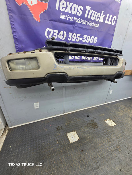 2004-2005 Ford F150 Front Bumper - Painted