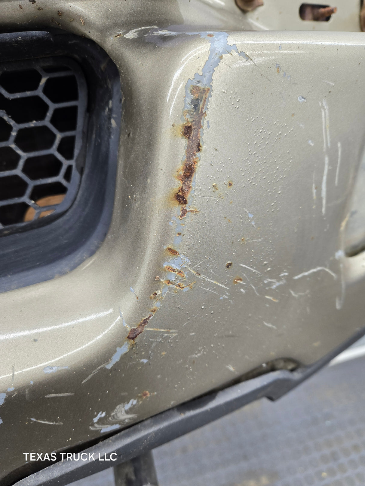 2004-2005 Ford F150 Front Bumper - Painted