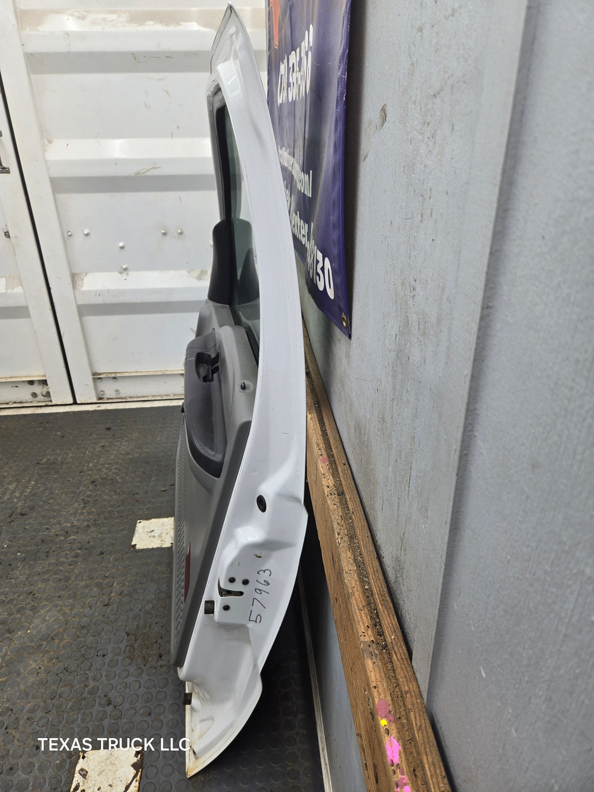 1999-2011 Ford Super Duty / Excursion Front Passenger RH Door F250 F350 F450 F550