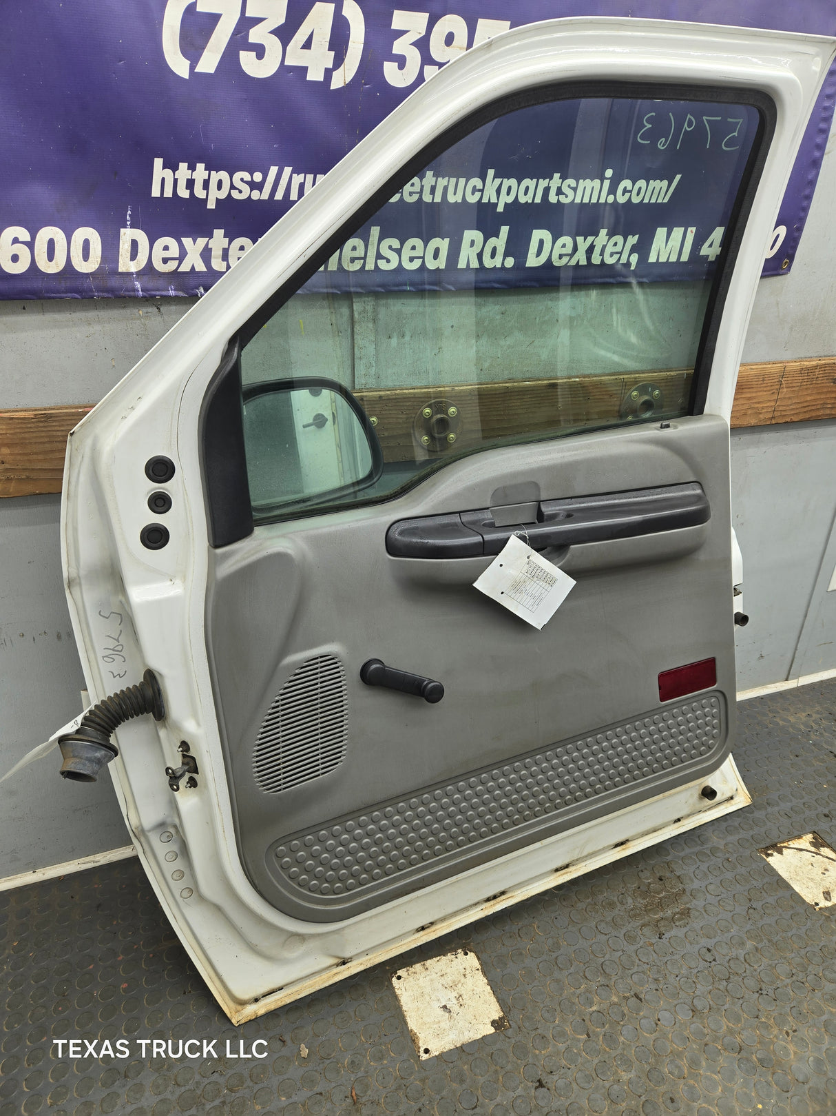 1999-2011 Ford Super Duty / Excursion Front Passenger RH Door F250 F350 F450 F550