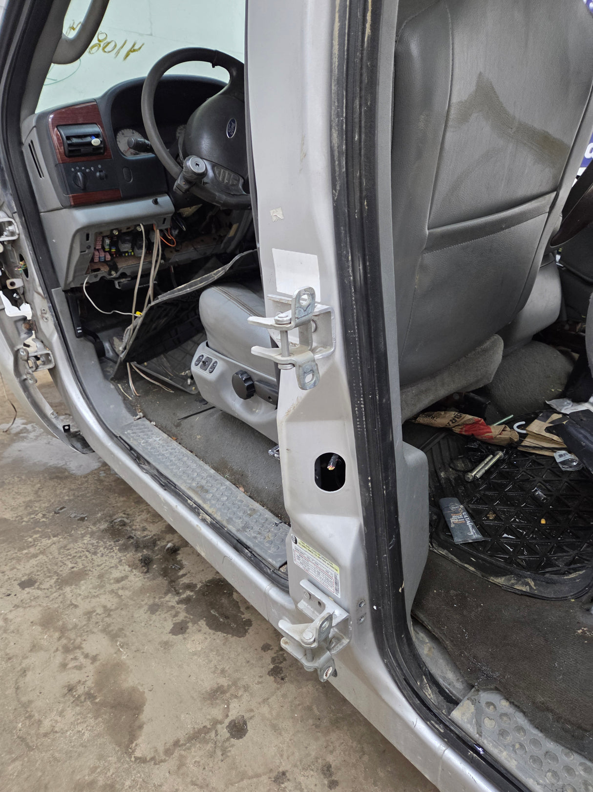 1999-2007 Ford Super Duty F250 F350 F450 F550 4 Door Crew Cab