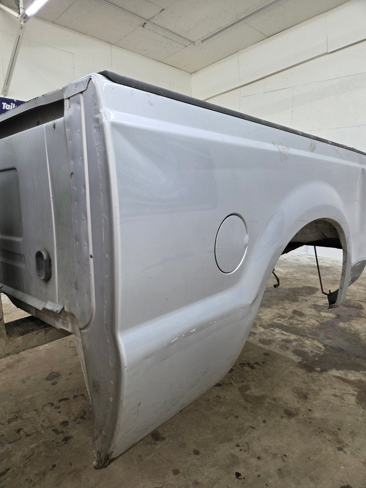 1999-2010 Ford Super Duty F250 F350 6' 9" Short Truck Bed