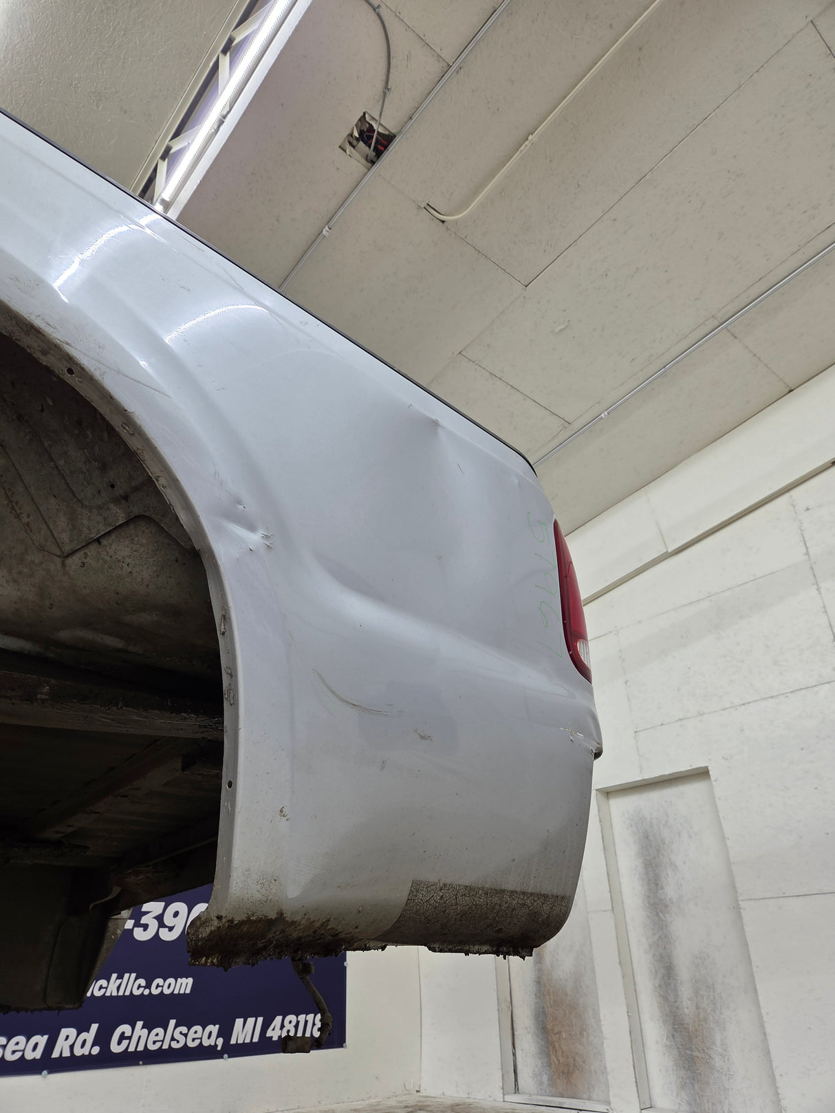 1999-2010 Ford Super Duty F250 F350 6' 9" Short Truck Bed