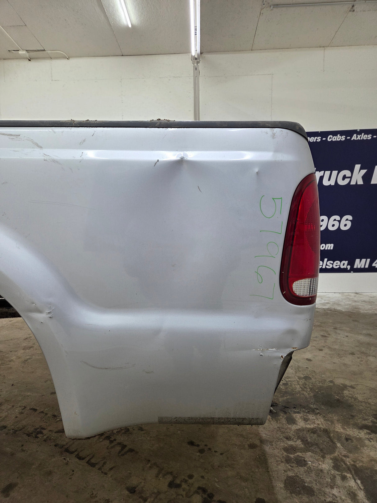 1999-2010 Ford Super Duty F250 F350 6' 9" Short Truck Bed