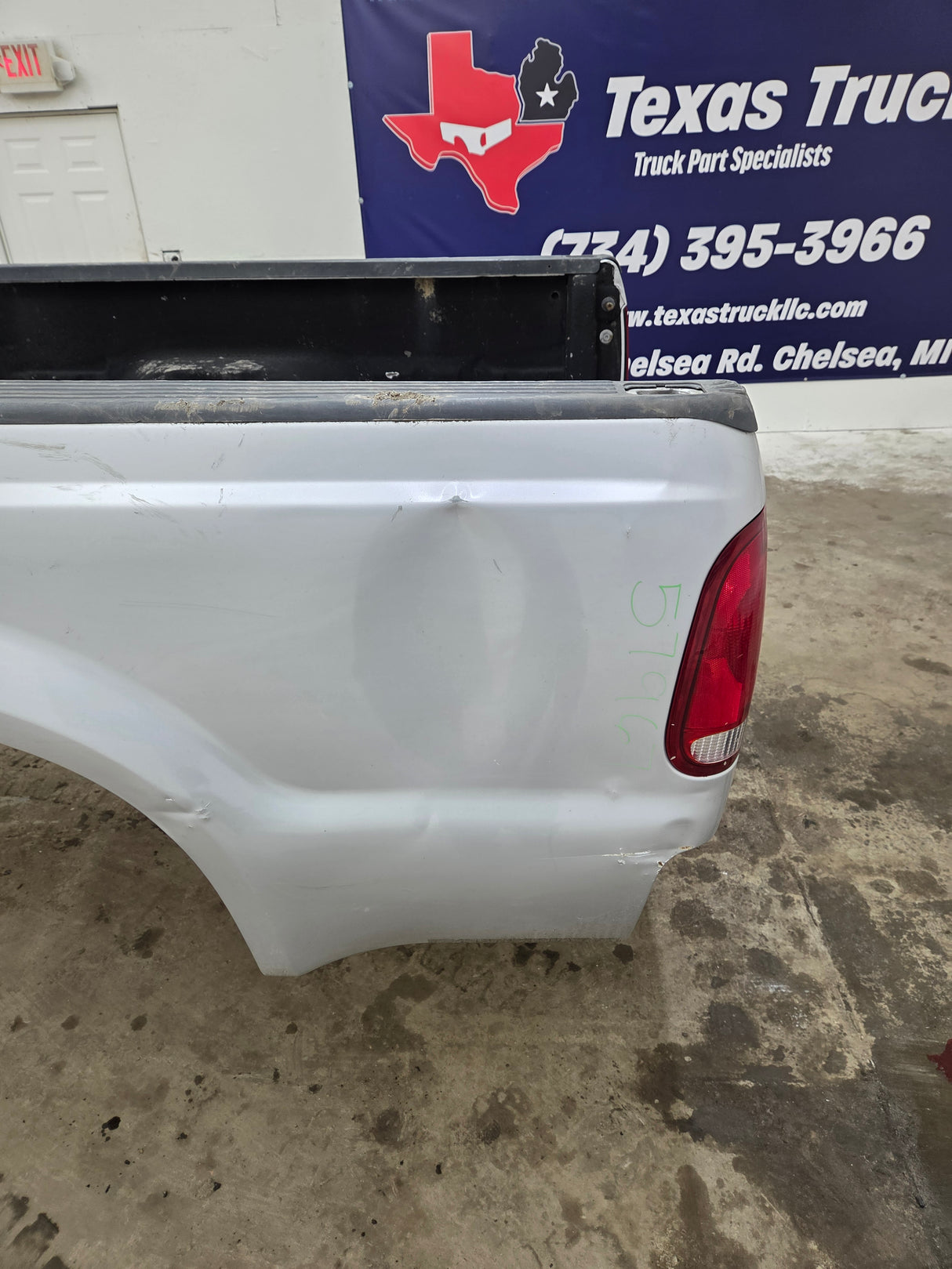 1999-2010 Ford Super Duty F250 F350 6' 9" Short Truck Bed