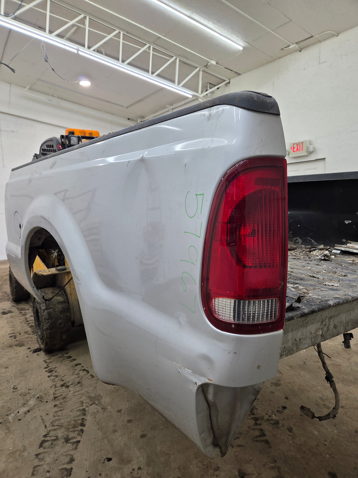 1999-2010 Ford Super Duty F250 F350 6' 9" Short Truck Bed