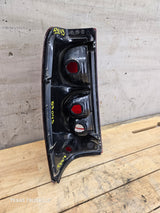 2003-2007 Chevrolet Silverado 1500 2500 3500 HD RH Passenger Side Tail Light