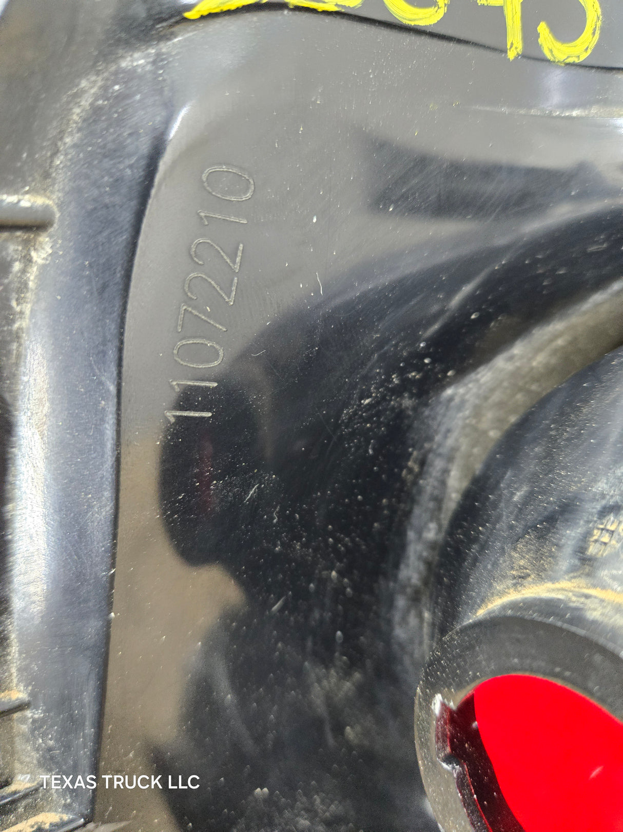 2003-2007 Chevrolet Silverado 1500 2500 3500 HD RH Passenger Side Tail Light