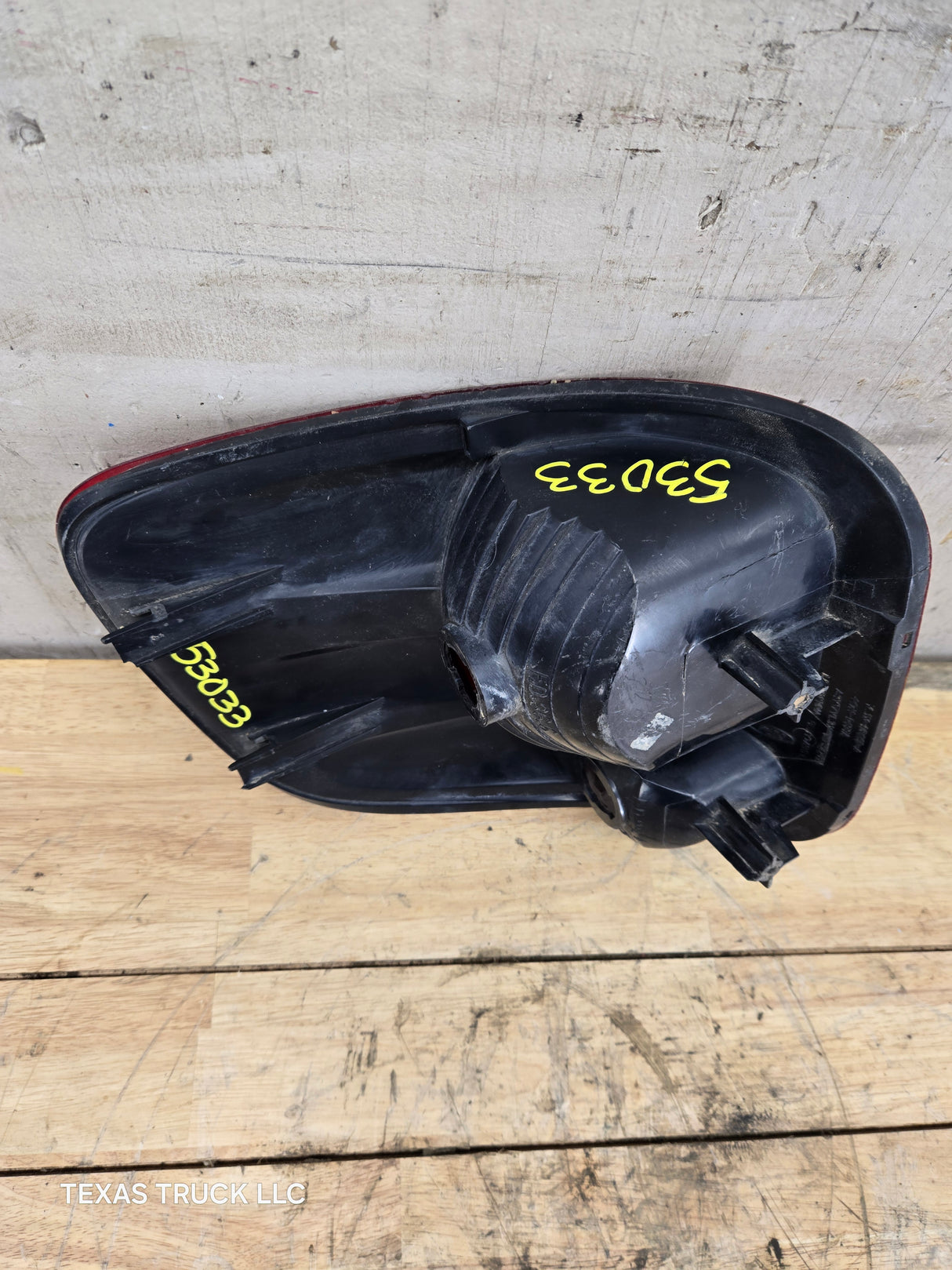1997-2003 Ford F150 5' 6" Short Truck Bed Tail Light Driver Side LH