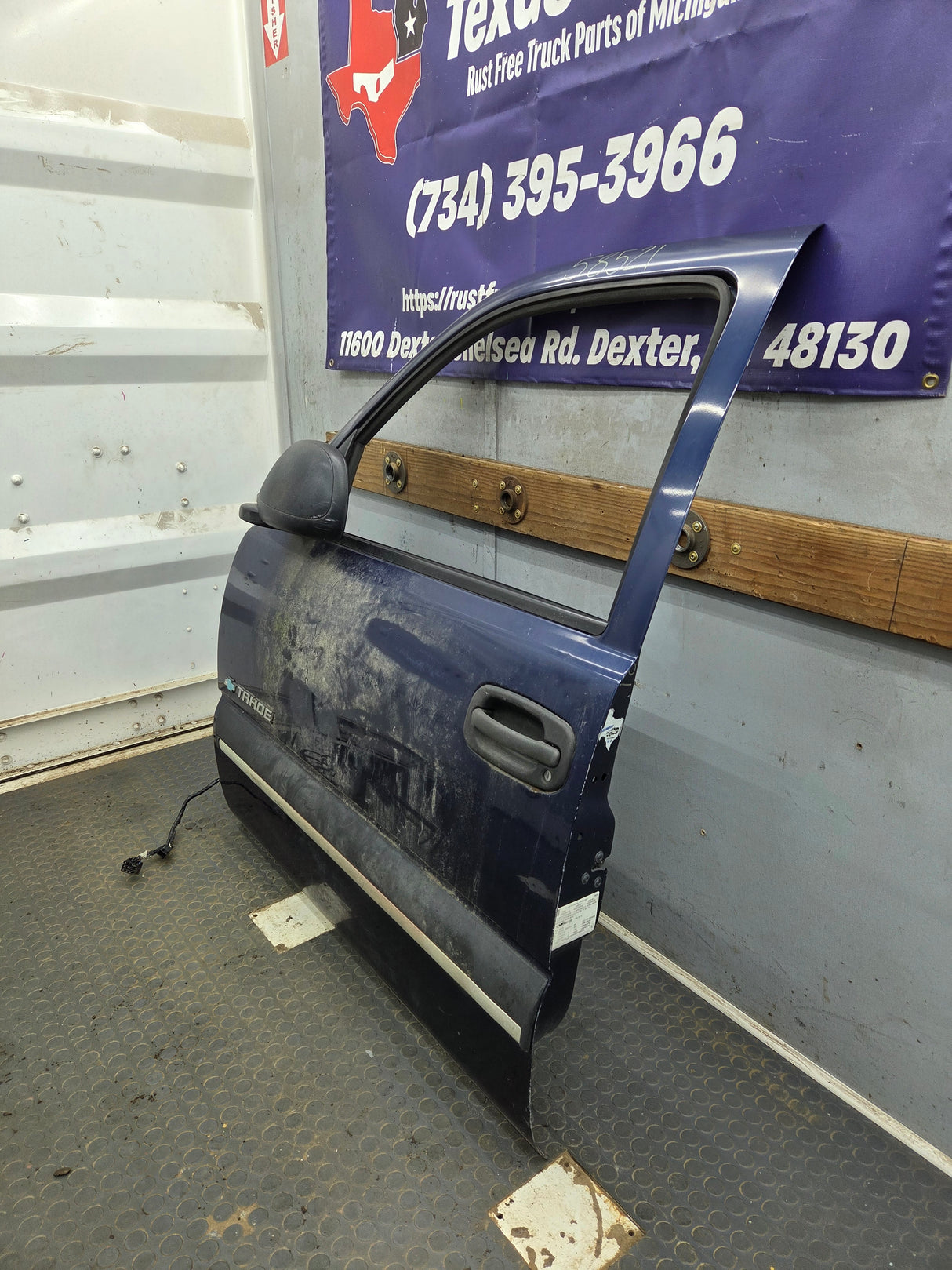 1999-2006 Chevrolet Silverado / GMC Sierra 1500 2500 3500 HD Front Driver Side Door LH