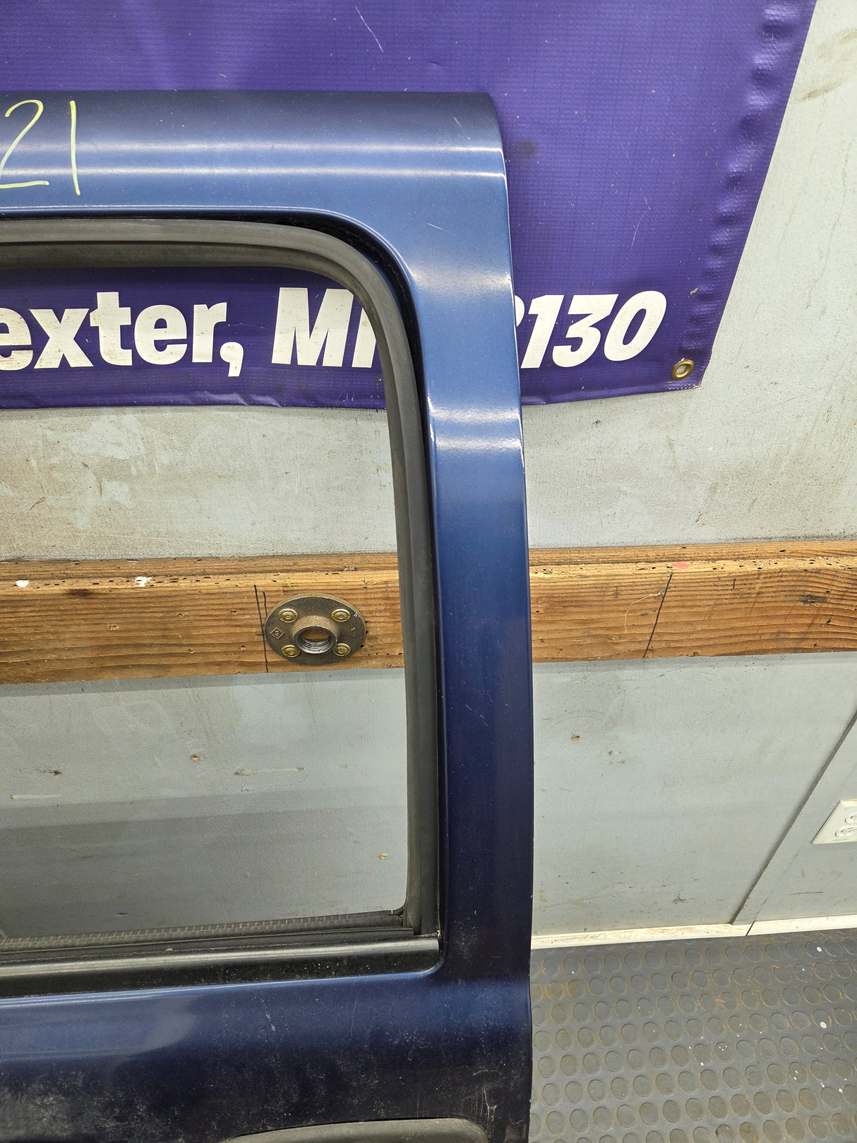 1999-2006 Chevrolet Silverado / GMC Sierra 1500 2500 3500 HD Front Driver Side Door LH