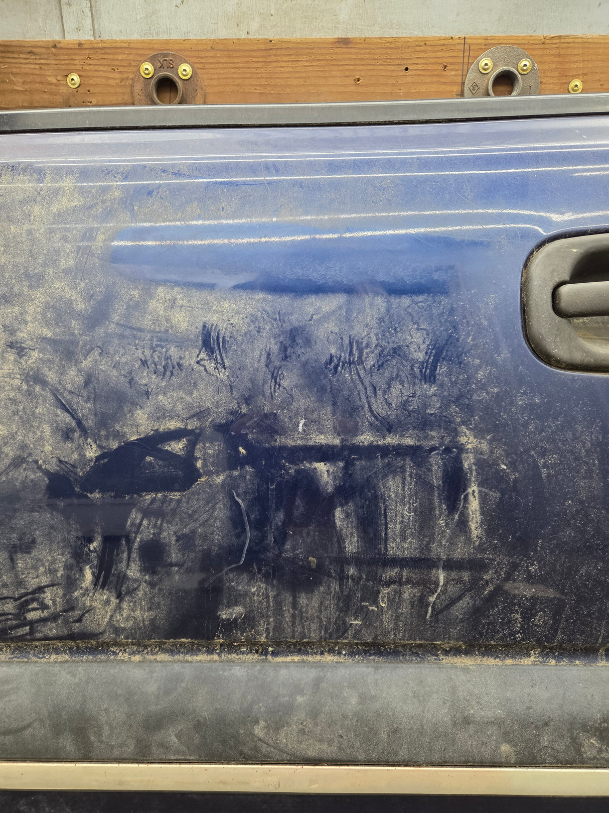 1999-2006 Chevrolet Silverado / GMC Sierra 1500 2500 3500 HD Front Driver Side Door LH