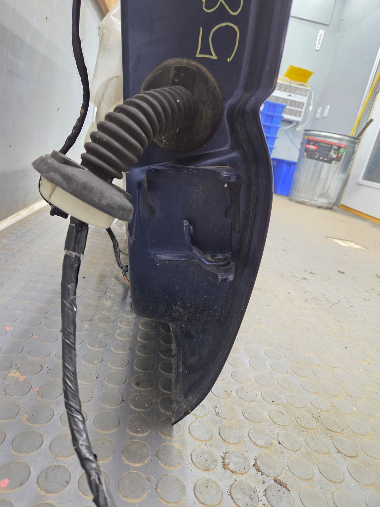 1999-2006 Chevrolet Silverado / GMC Sierra 1500 2500 3500 HD Front Driver Side Door LH