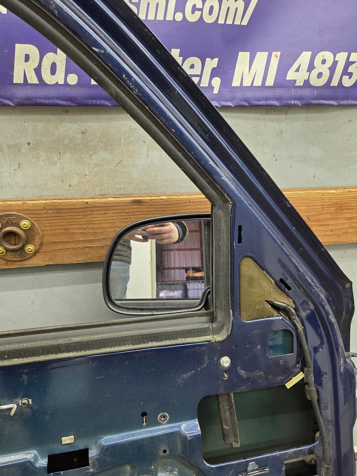 1999-2006 Chevrolet Silverado / GMC Sierra 1500 2500 3500 HD Front Driver Side Door LH