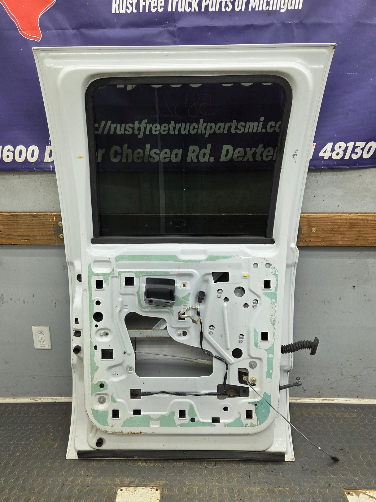 1999-2011 Ford Super Duty LH Driver Side Rear Crew Cab Door F250 F350 F450 F550