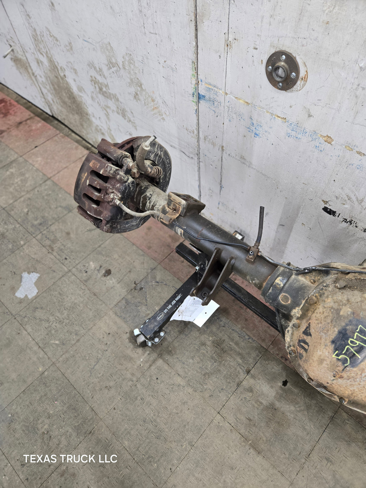 2008-2010 Ford Super Duty F250 F350 SRW Rear Axle 4.10 Gear Ratio
