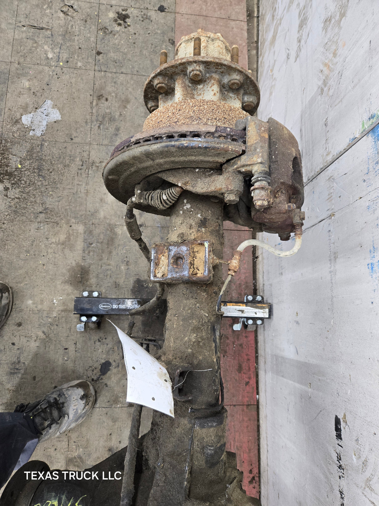 2013-2016 Ford Super Duty F350 Cab Chassis Rear Axle 4.10 Gear Ratio Rear End 237k miles