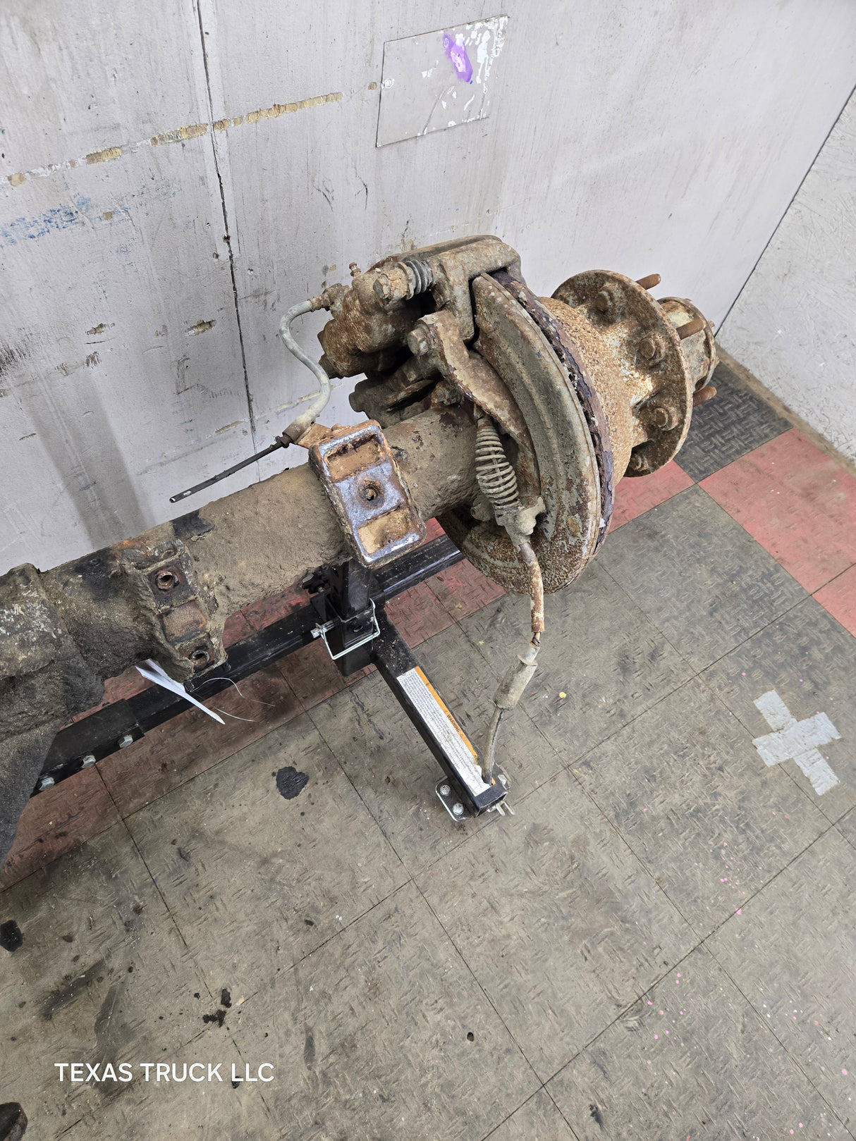 2013-2016 Ford Super Duty F350 Cab Chassis Rear Axle 4.10 Gear Ratio Rear End 237k miles