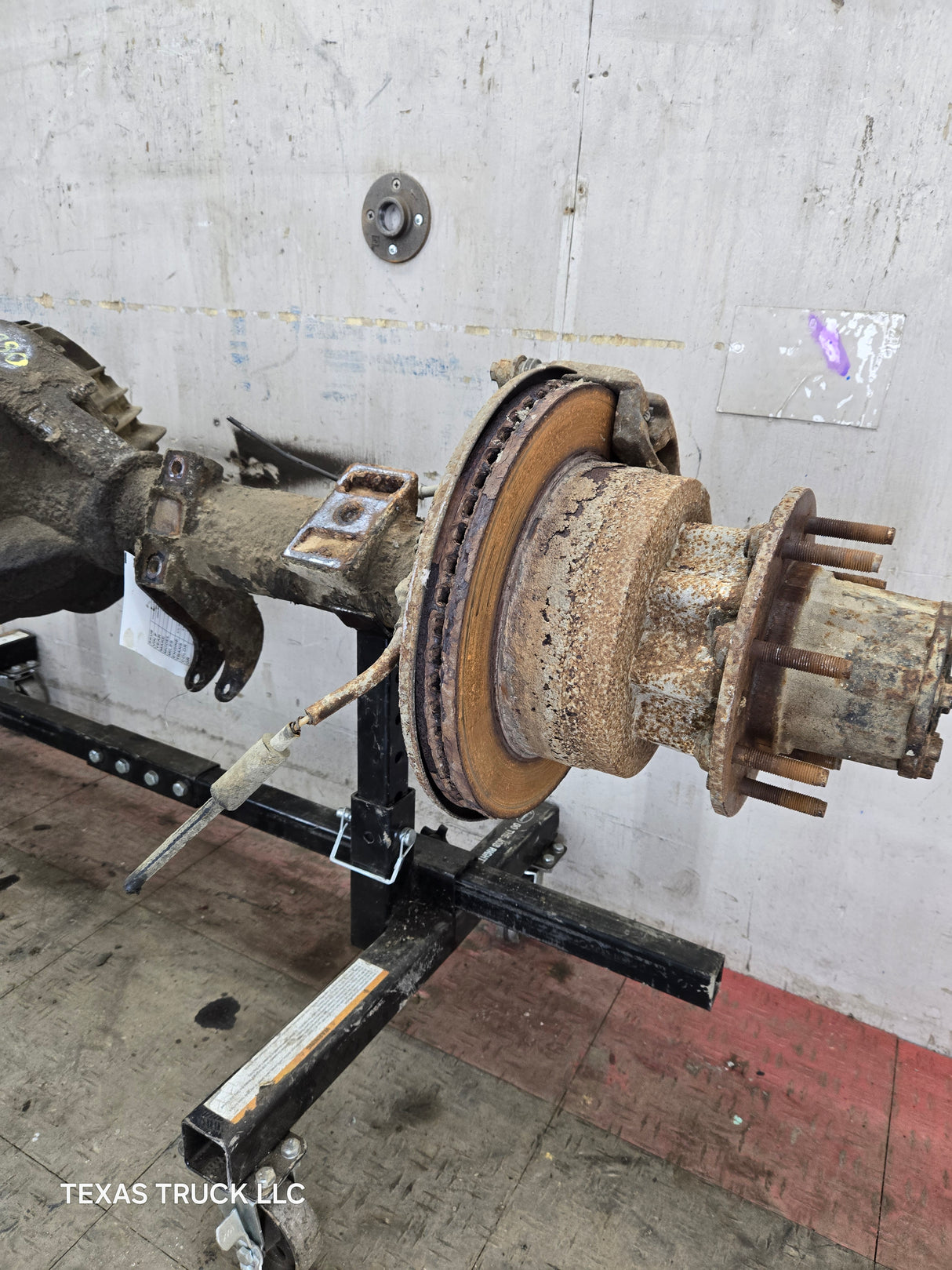 2013-2016 Ford Super Duty F350 Cab Chassis Rear Axle 4.10 Gear Ratio Rear End 237k miles