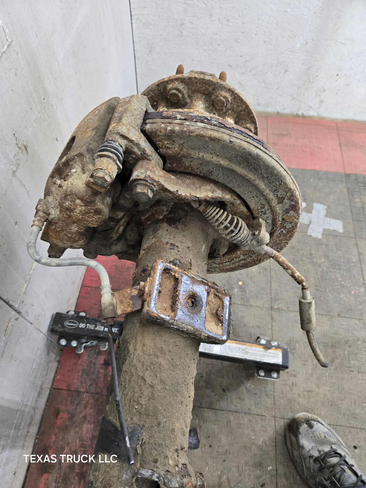 2013-2016 Ford Super Duty F350 Cab Chassis Rear Axle 4.10 Gear Ratio Rear End 237k miles