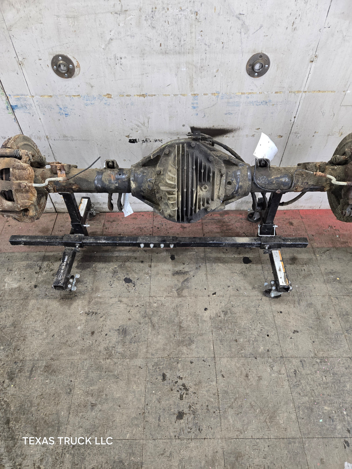 2013-2016 Ford Super Duty F350 Cab Chassis Rear Axle 4.10 Gear Ratio Rear End 237k miles