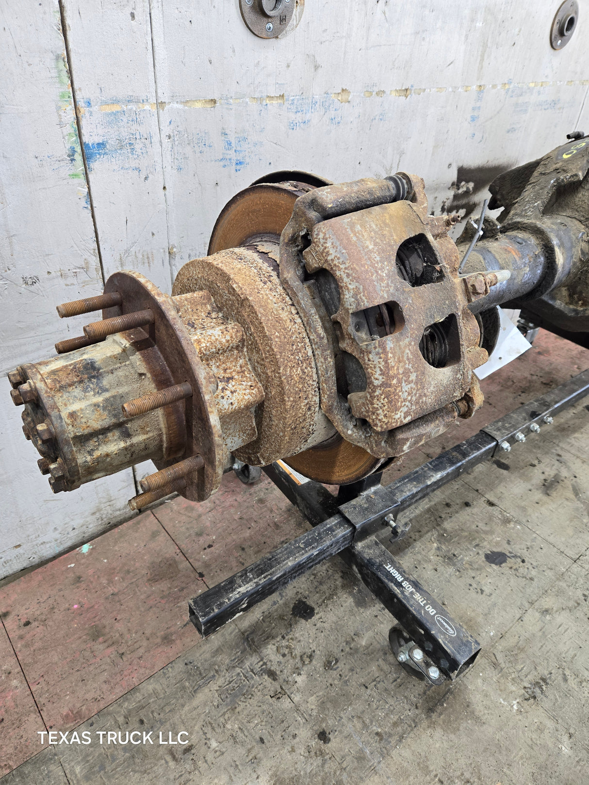 2013-2016 Ford Super Duty F350 Cab Chassis Rear Axle 4.10 Gear Ratio Rear End 237k miles