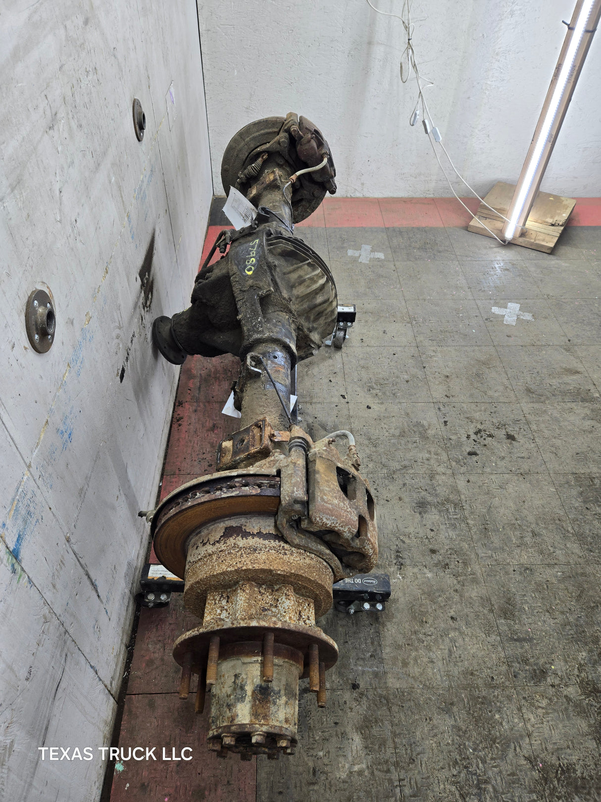 2013-2016 Ford Super Duty F350 Cab Chassis Rear Axle 4.10 Gear Ratio Rear End 237k miles