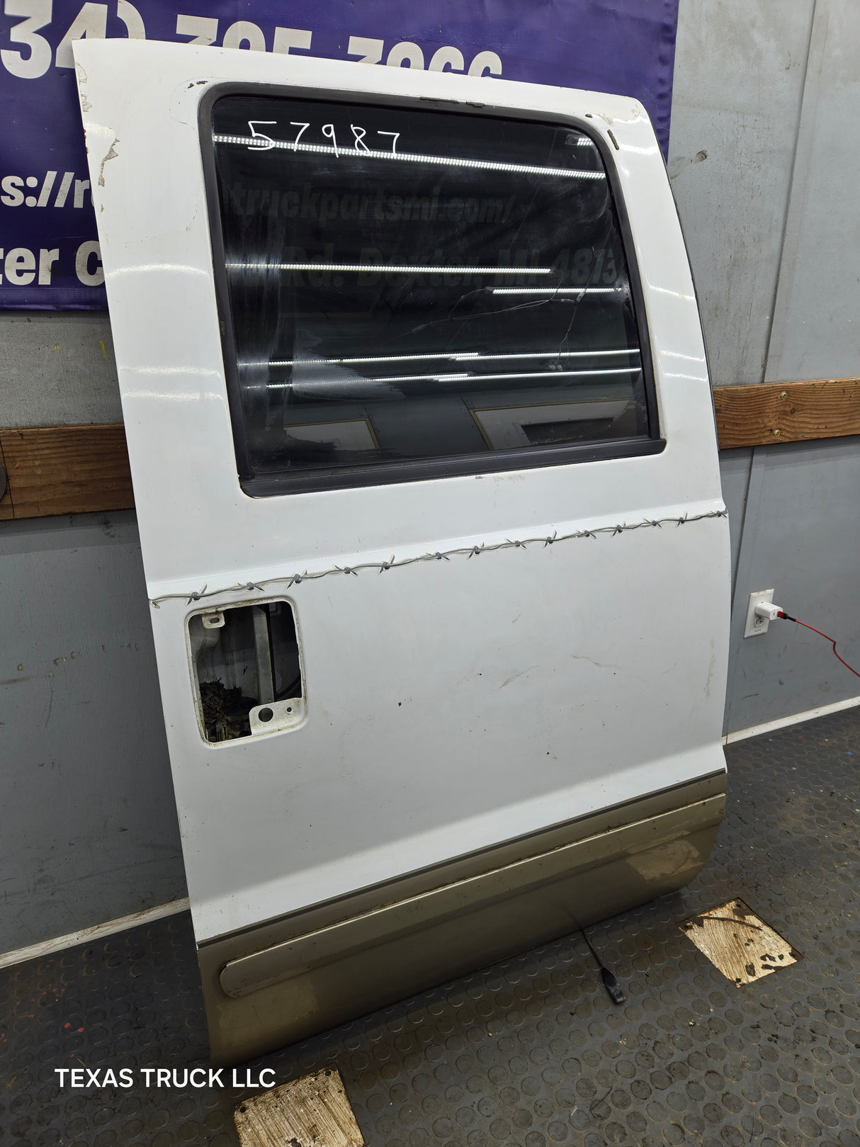 1999-2011 Ford Super Duty RH Passenger Side Rear Crew Cab Door F250 F350 F450 F550