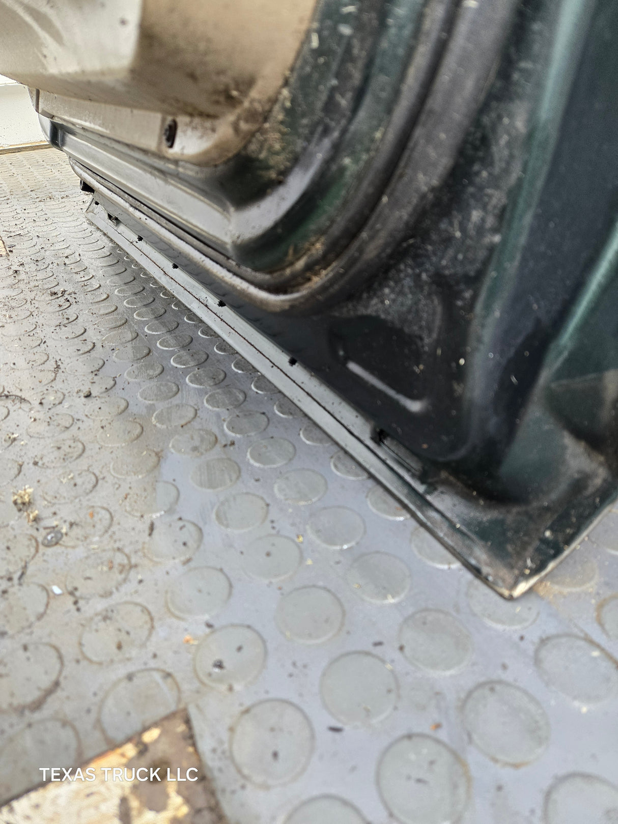 2001-2003 Ford F-150 Driver Side Rear Crew Cab LH door