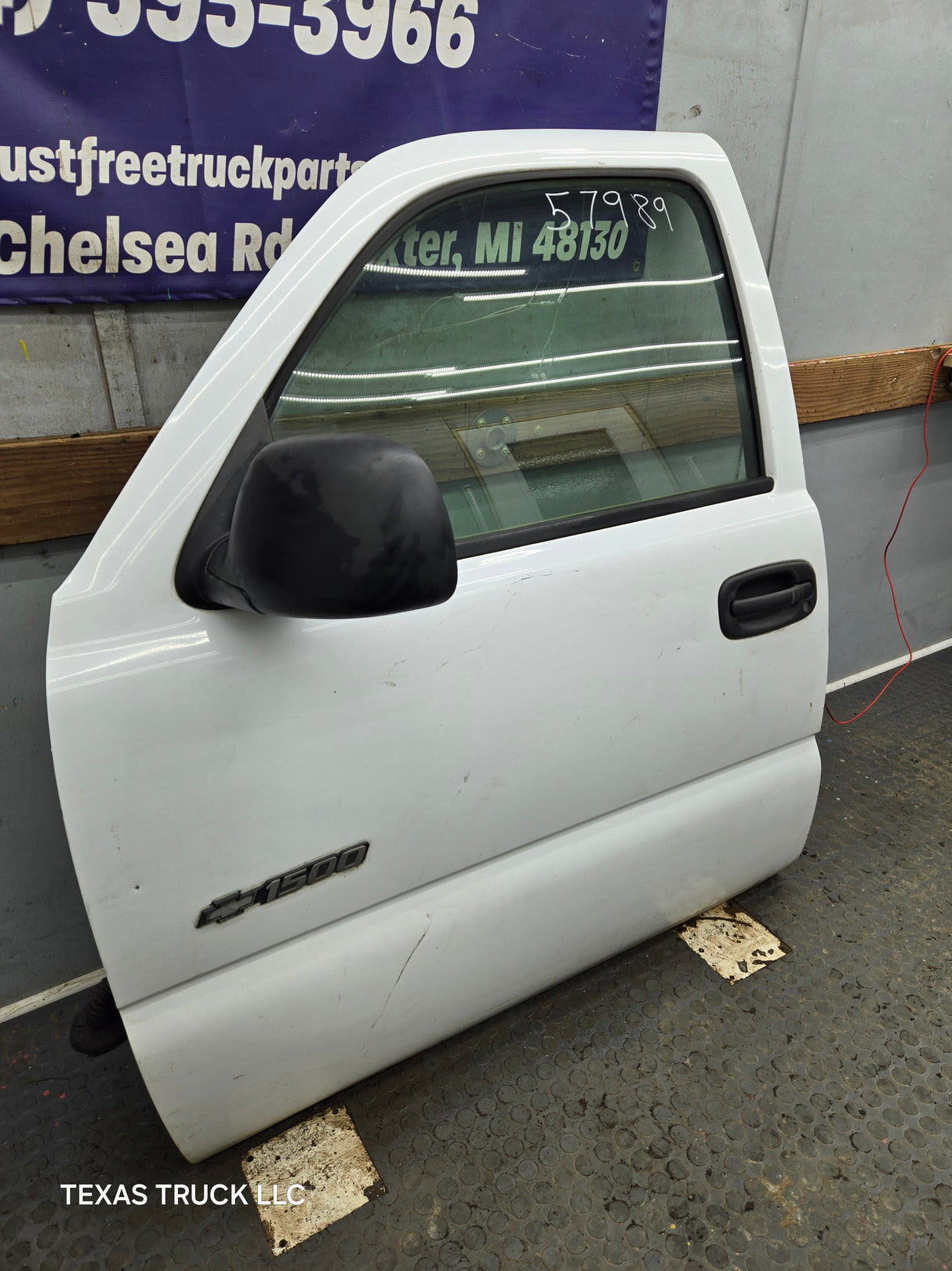 1999-2006 Chevrolet Silverado / GMC Sierra 1500 2500 3500 HD Front Driver Side Door LH