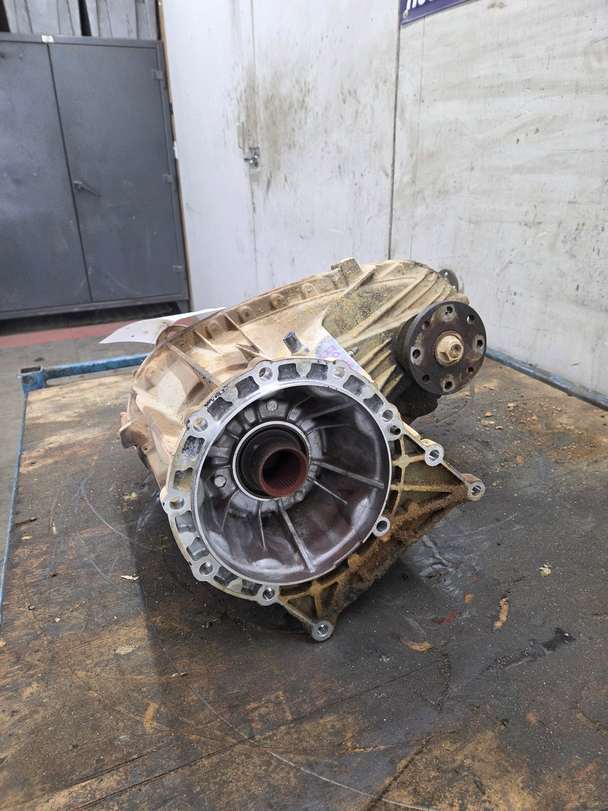2011-2016 6.2L 6.7L PSD Transfer Case Flange Yoke Manual Floor Shift Ford F250 F350 F450 F550 Super Duty
