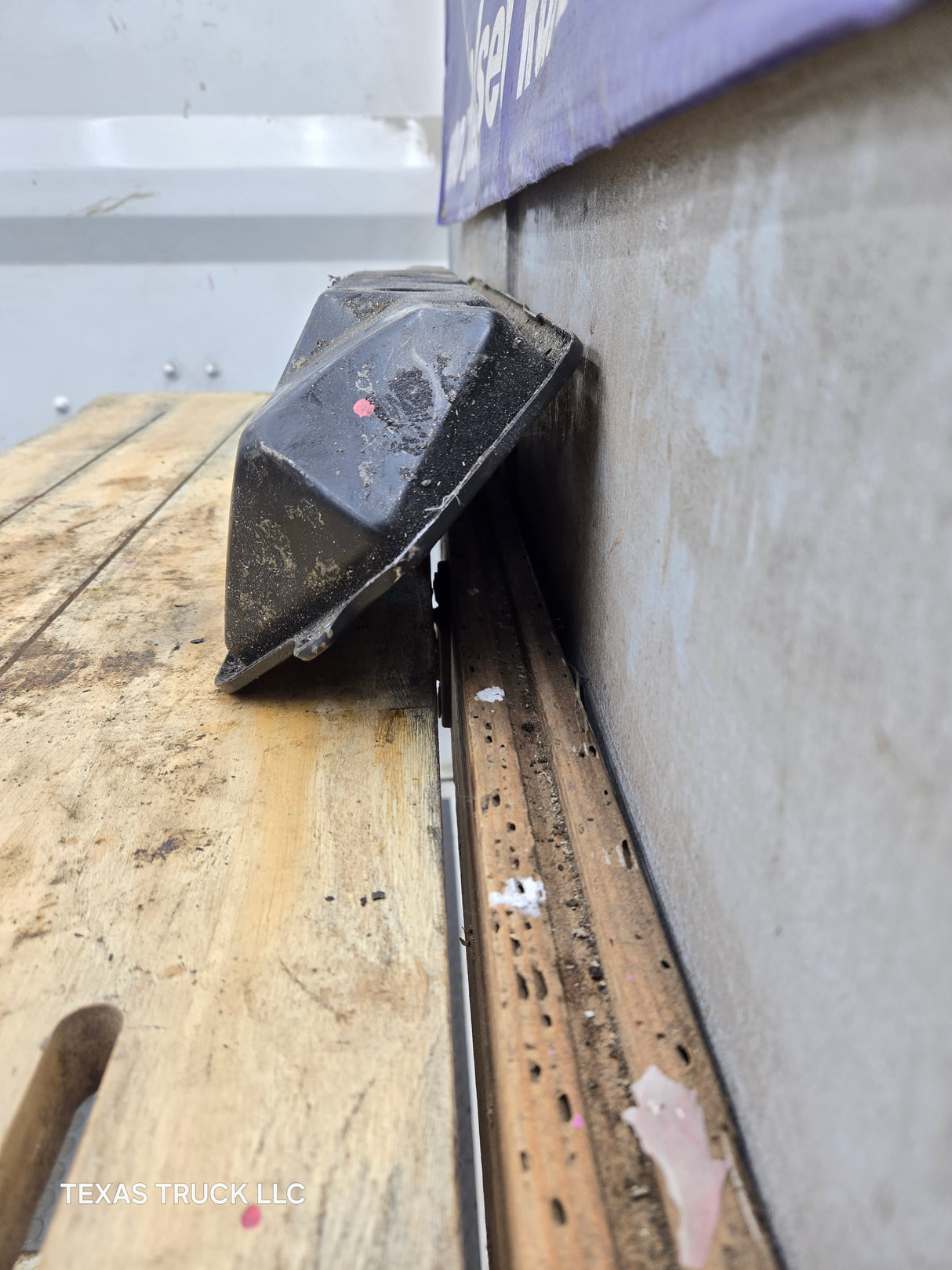 1999-2003 Ford 7.3L Power Stroke Driver Side Valve Cover