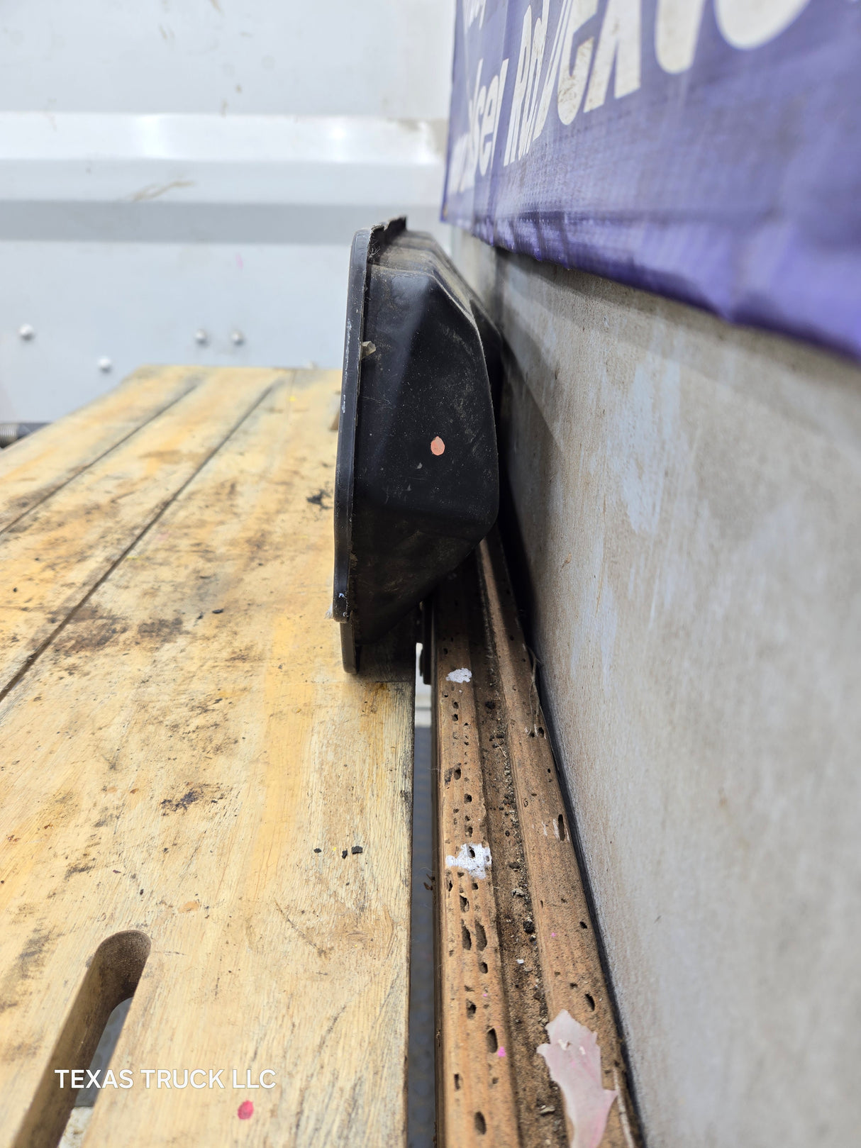 1999-2003 Ford 7.3L Power Stroke Driver Side Valve Cover