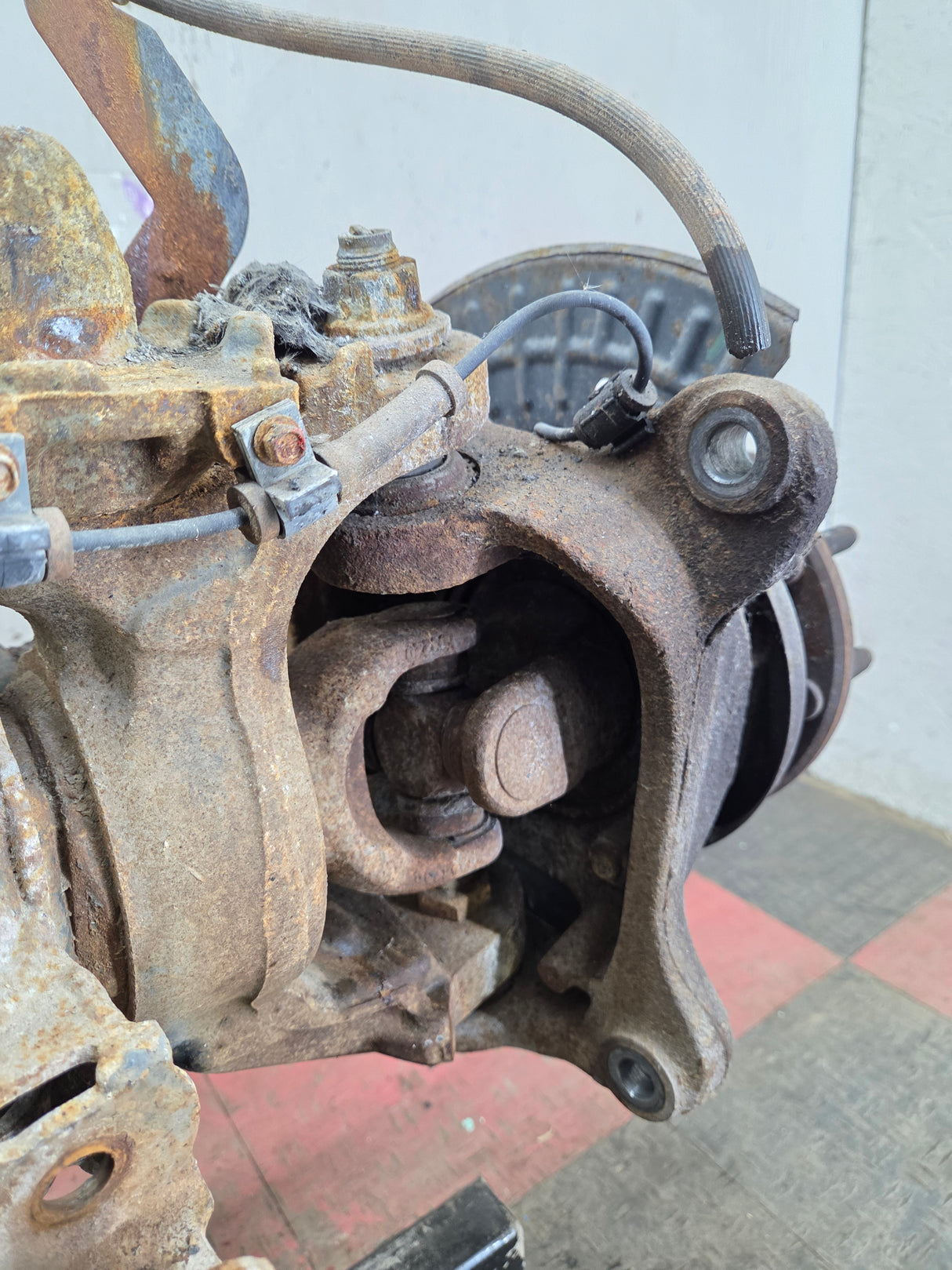 2013-2016 Ford Super Duty F250 F350 FRONT Axle 3.73 Gear Ratio 134k miles